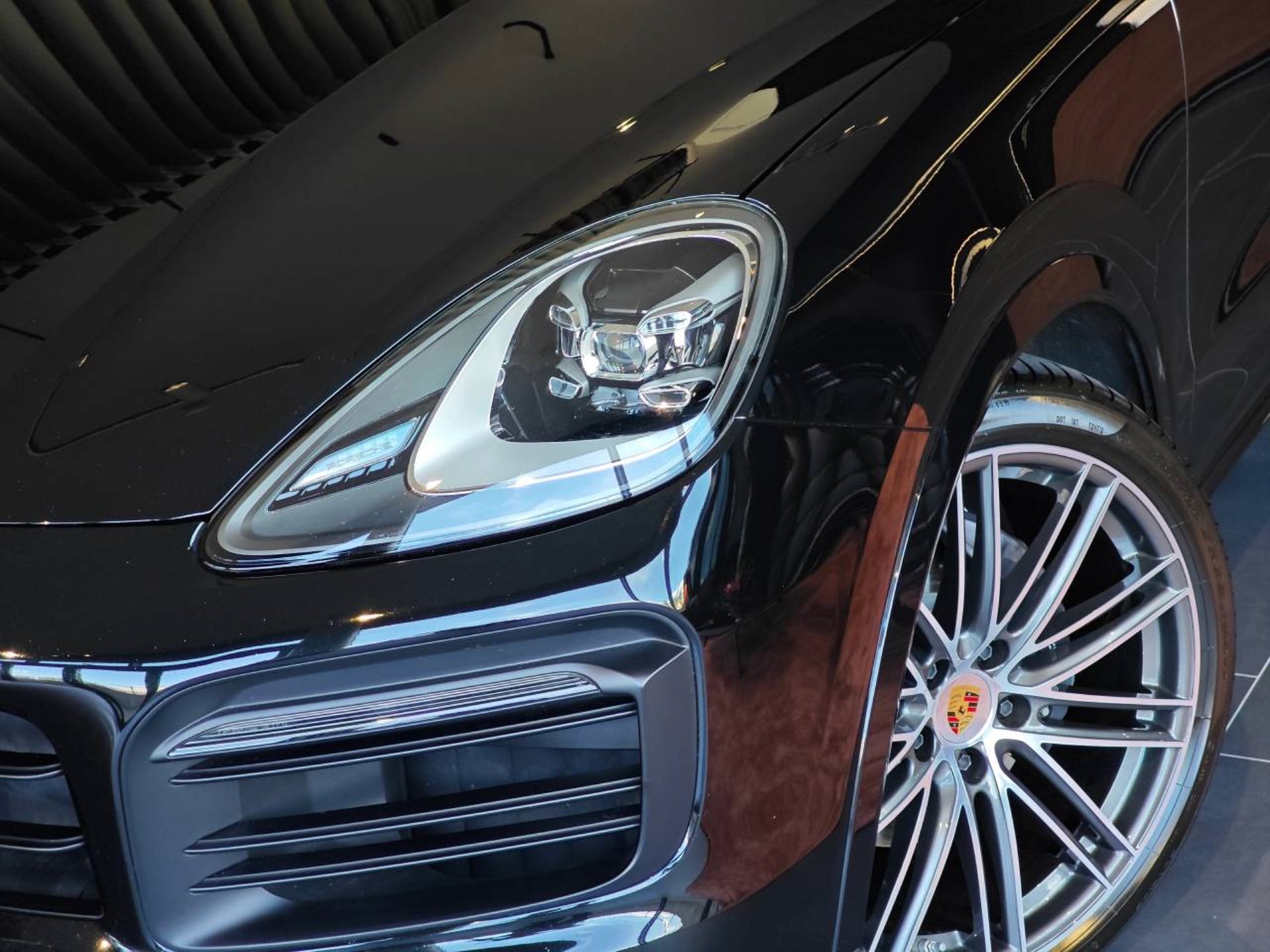 PORSCHE Cayenne E-Hybrid Coupé Platinum Edition-image-25