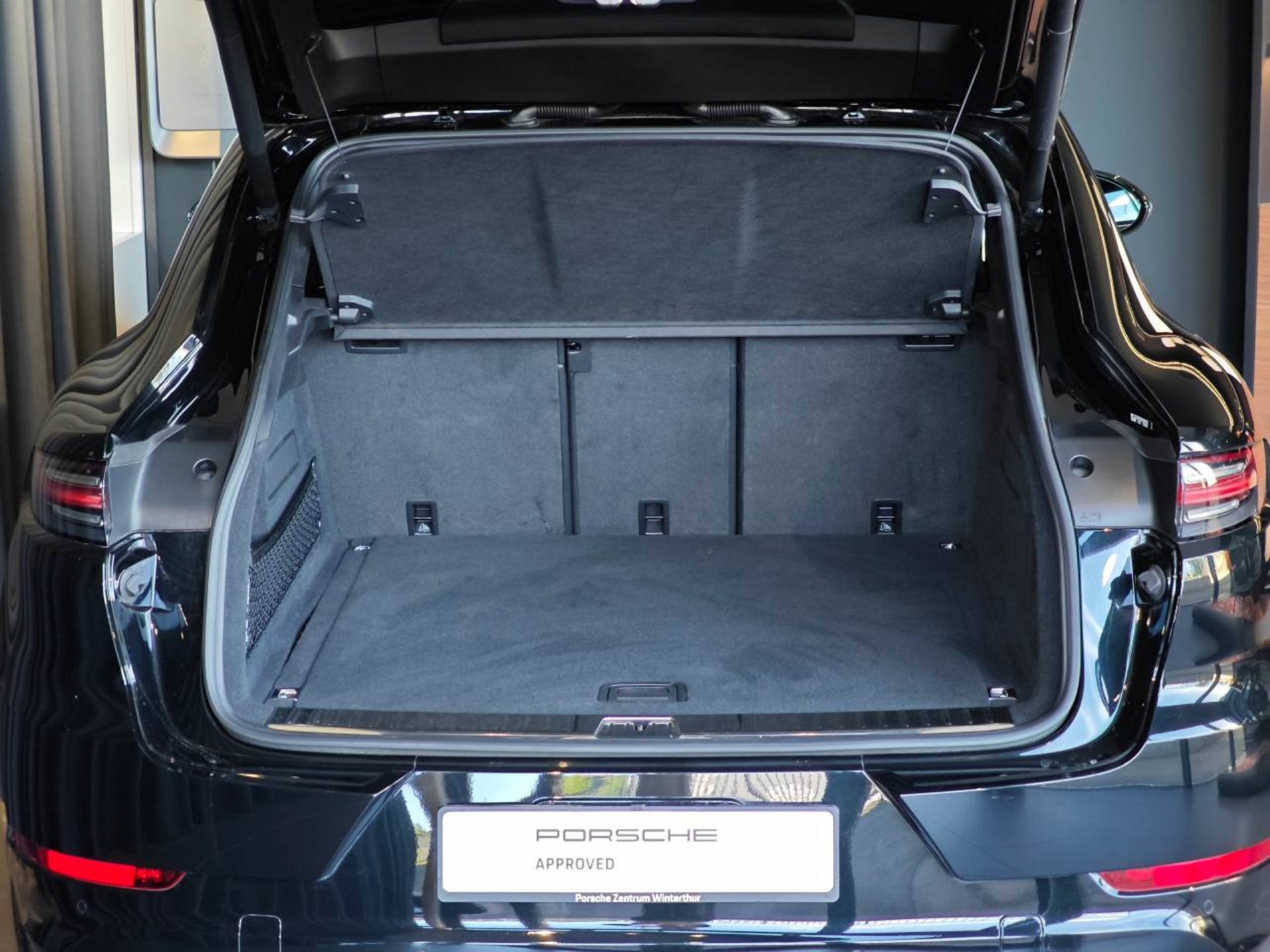 PORSCHE Cayenne E-Hybrid Coupé Platinum Edition-image-21