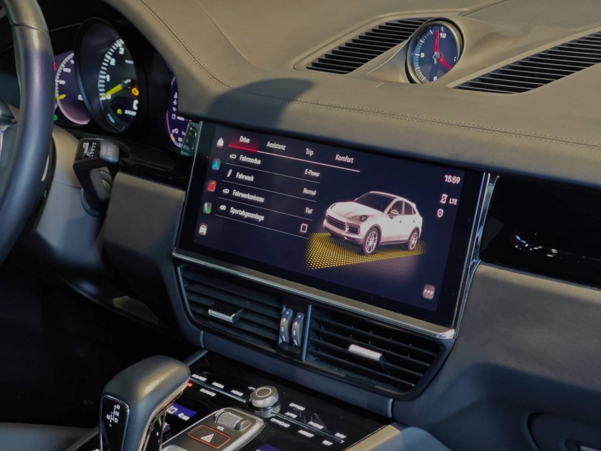 PORSCHE Cayenne E-Hybrid Coupé Platinum Edition-image-23
