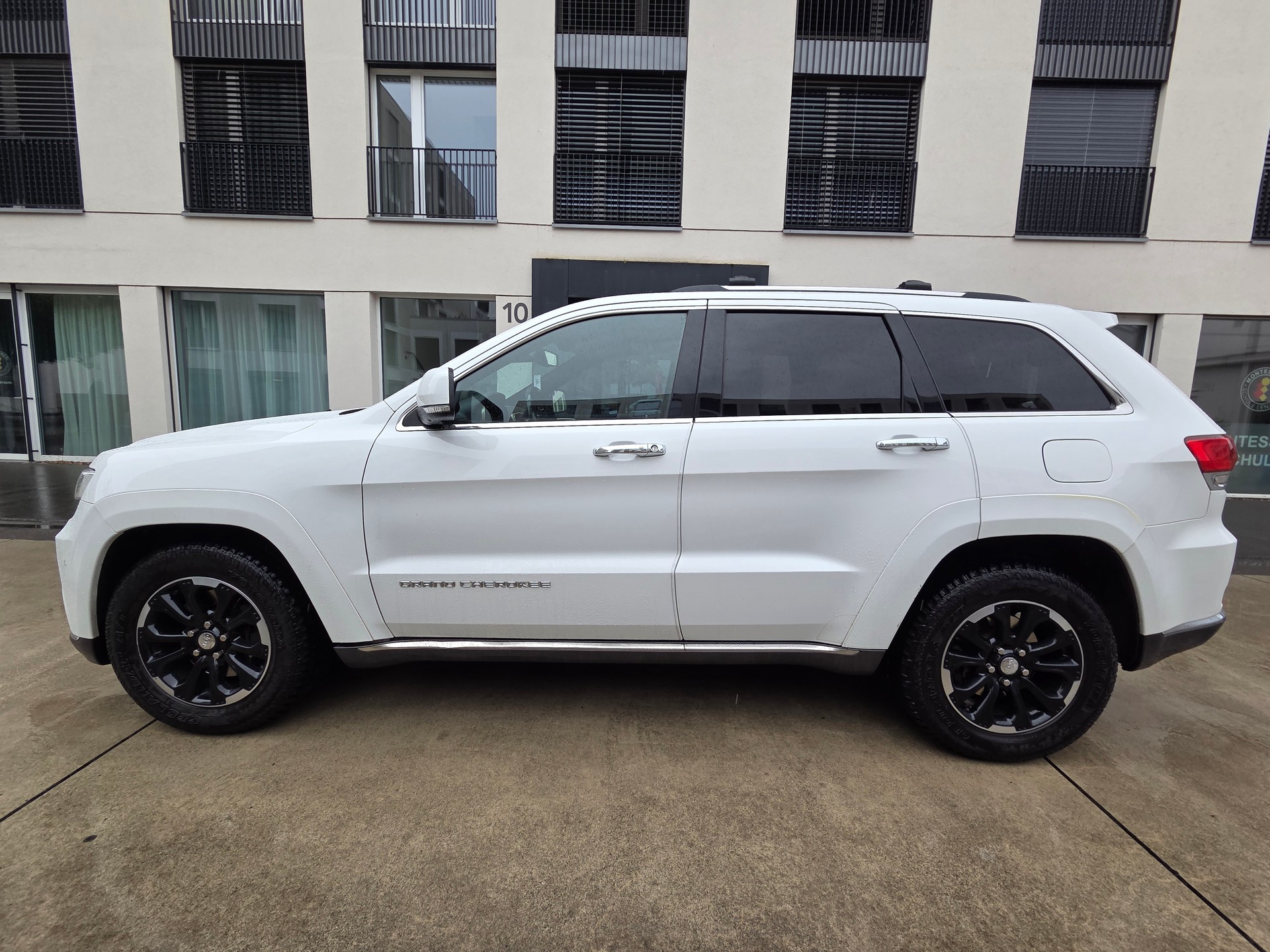 JEEP Grand Cherokee 3.0 CRD Summit Automatic-image-5