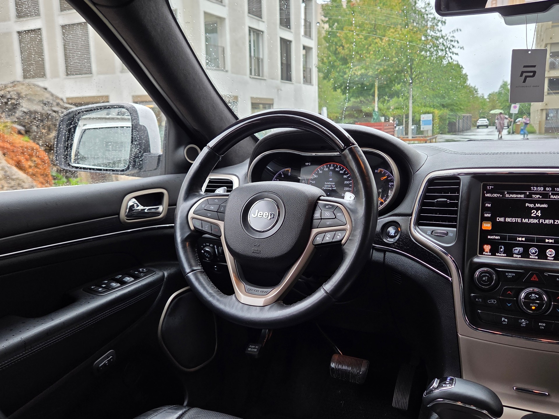 JEEP Grand Cherokee 3.0 CRD Summit Automatic-image-8