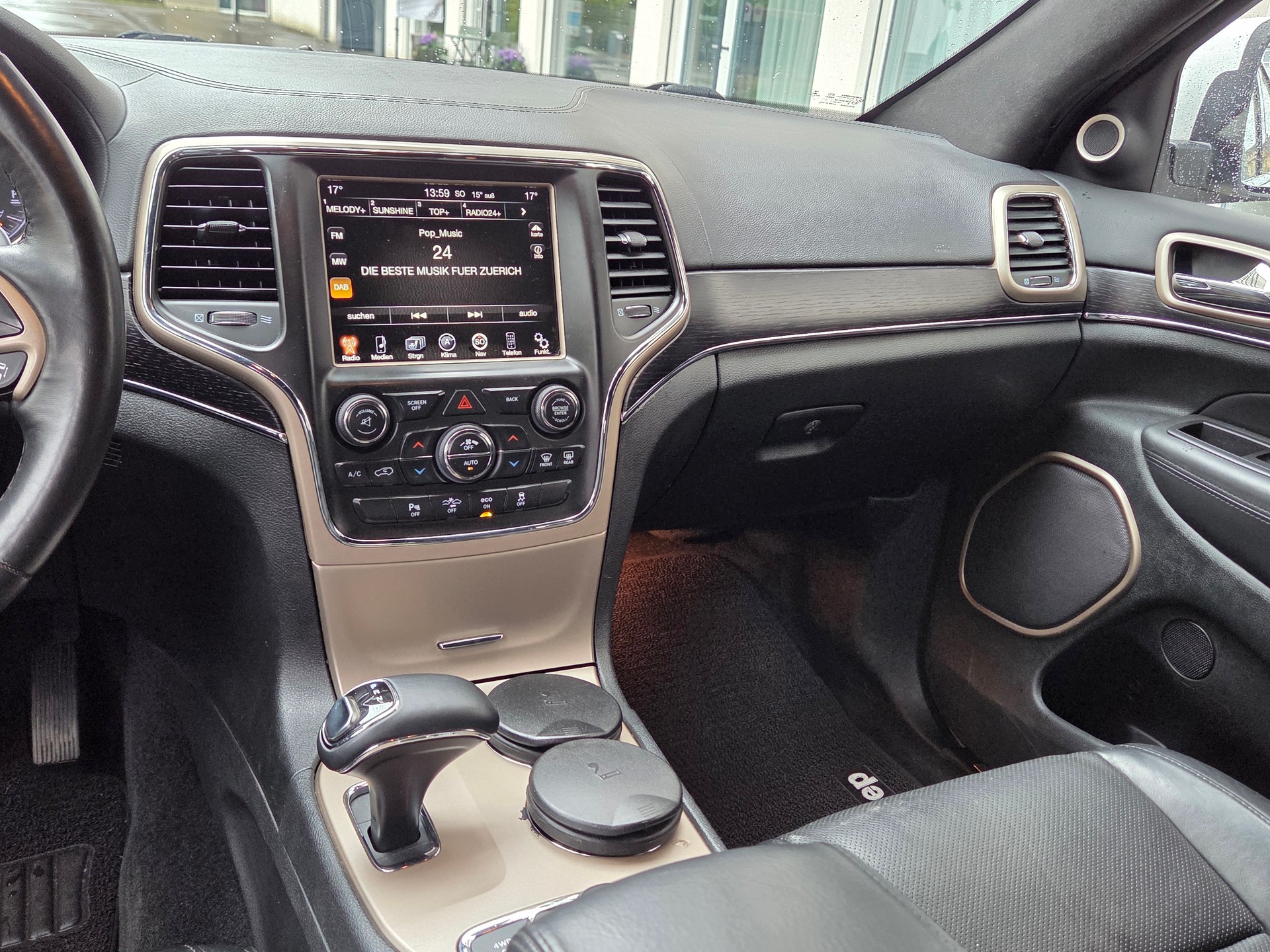 JEEP Grand Cherokee 3.0 CRD Summit Automatic-image-9