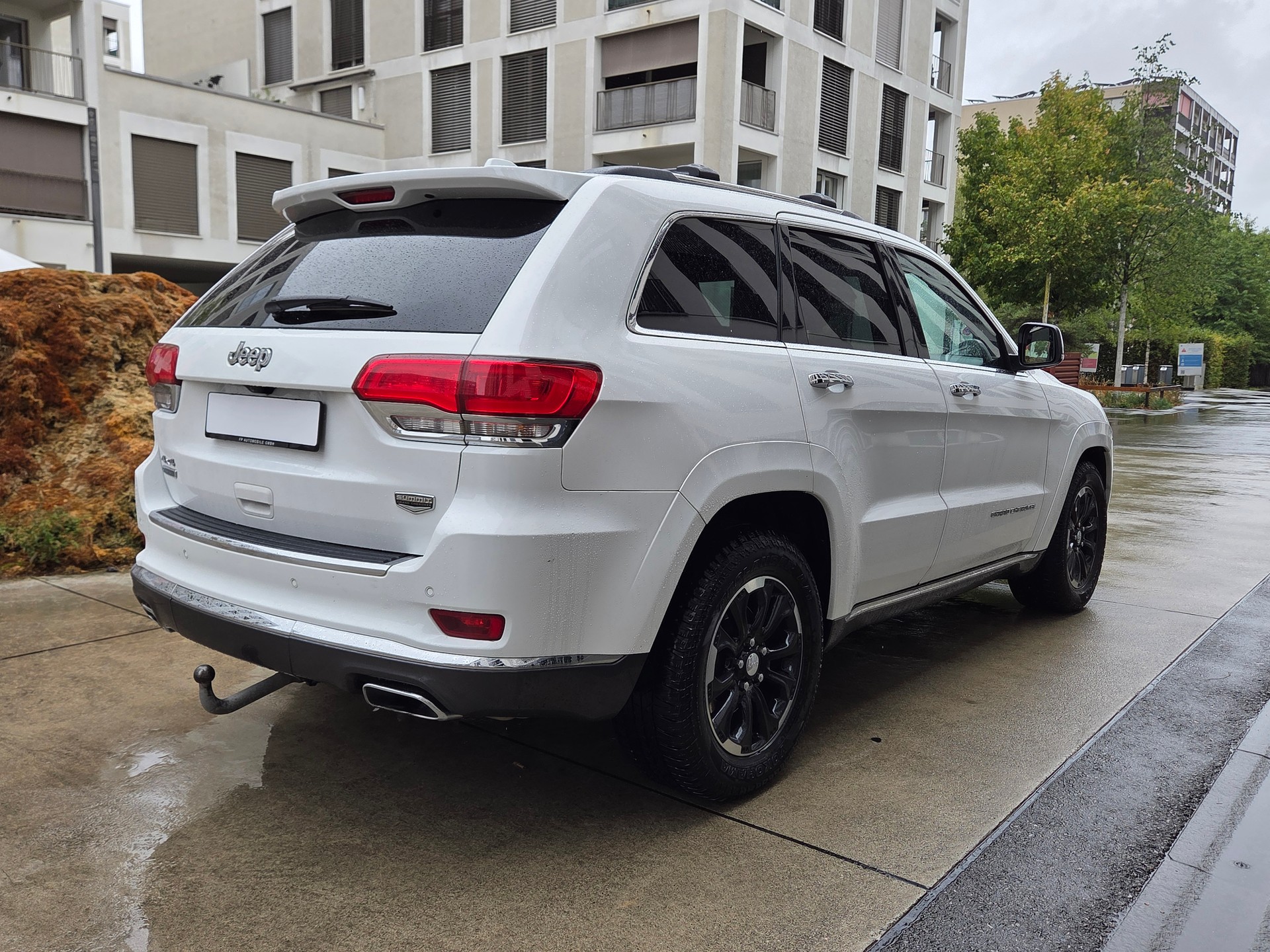 JEEP Grand Cherokee 3.0 CRD Summit Automatic-image-3