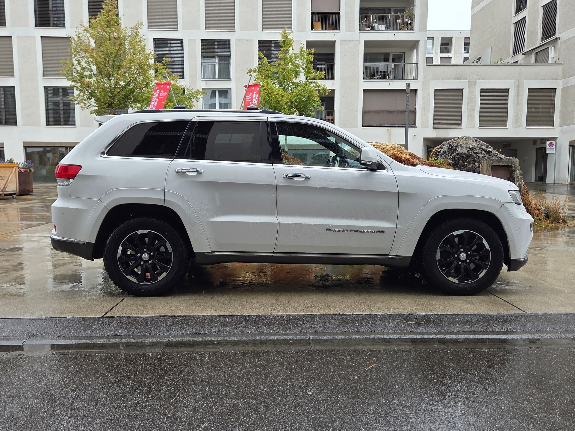 JEEP Grand Cherokee 3.0 CRD Summit Automatic-image-2