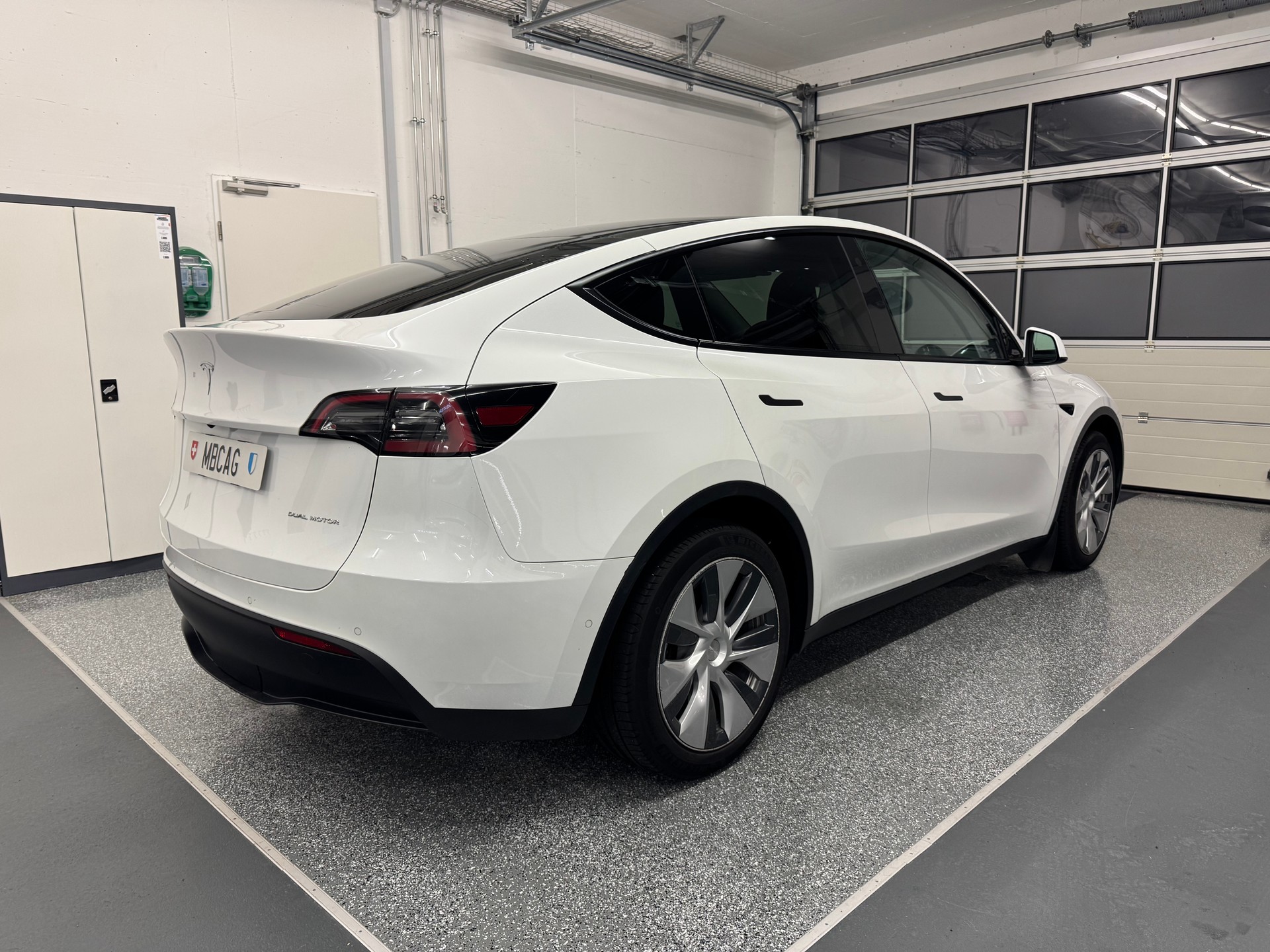 TESLA Model Y Long Range, Anhängerkupplung-image-8
