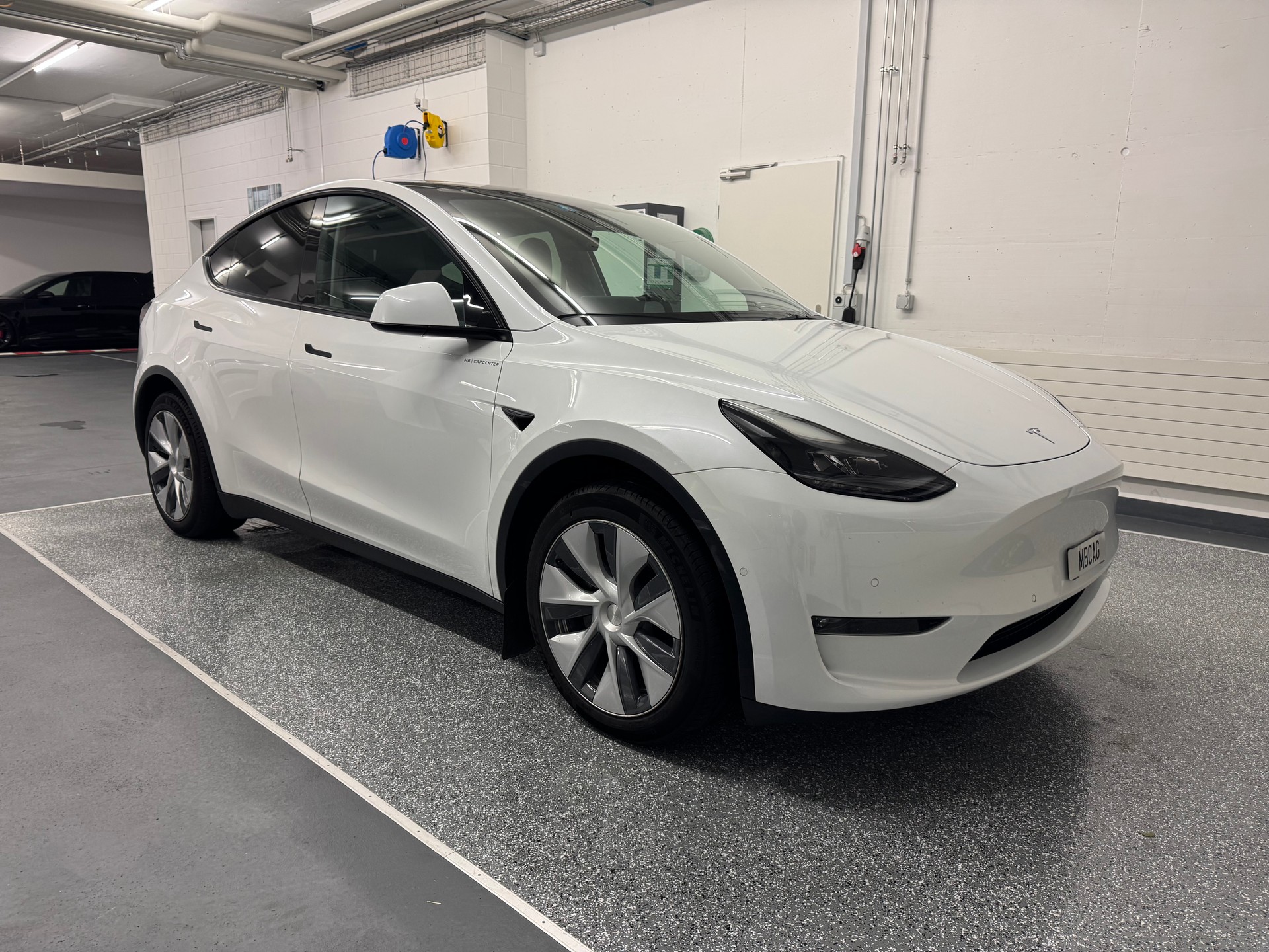 TESLA Model Y Long Range, Anhängerkupplung-image-10