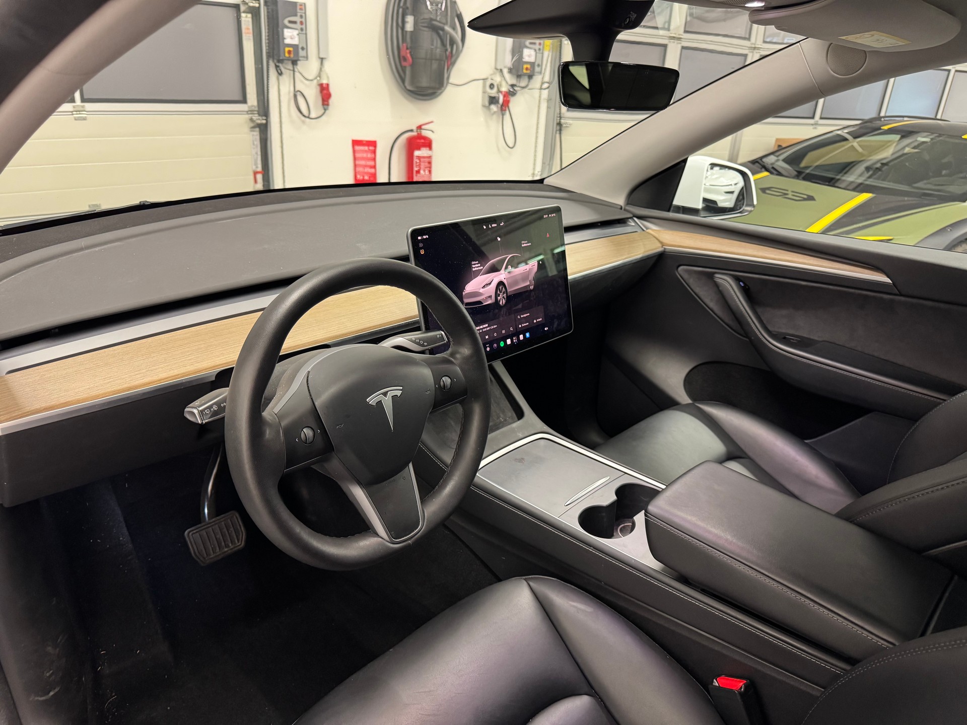 TESLA Model Y Long Range, Anhängerkupplung-image-11
