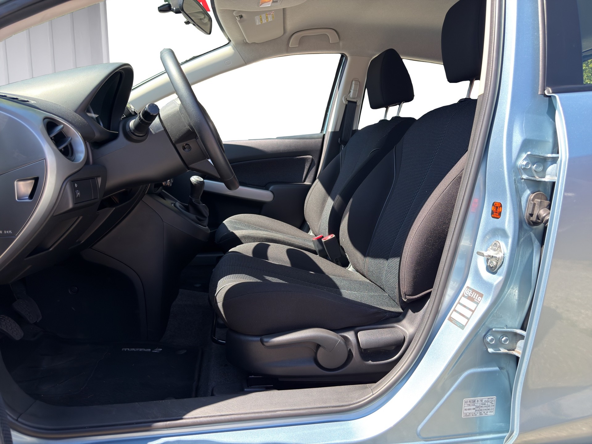 MAZDA 2 1.5i 16V Exclusive-image-10
