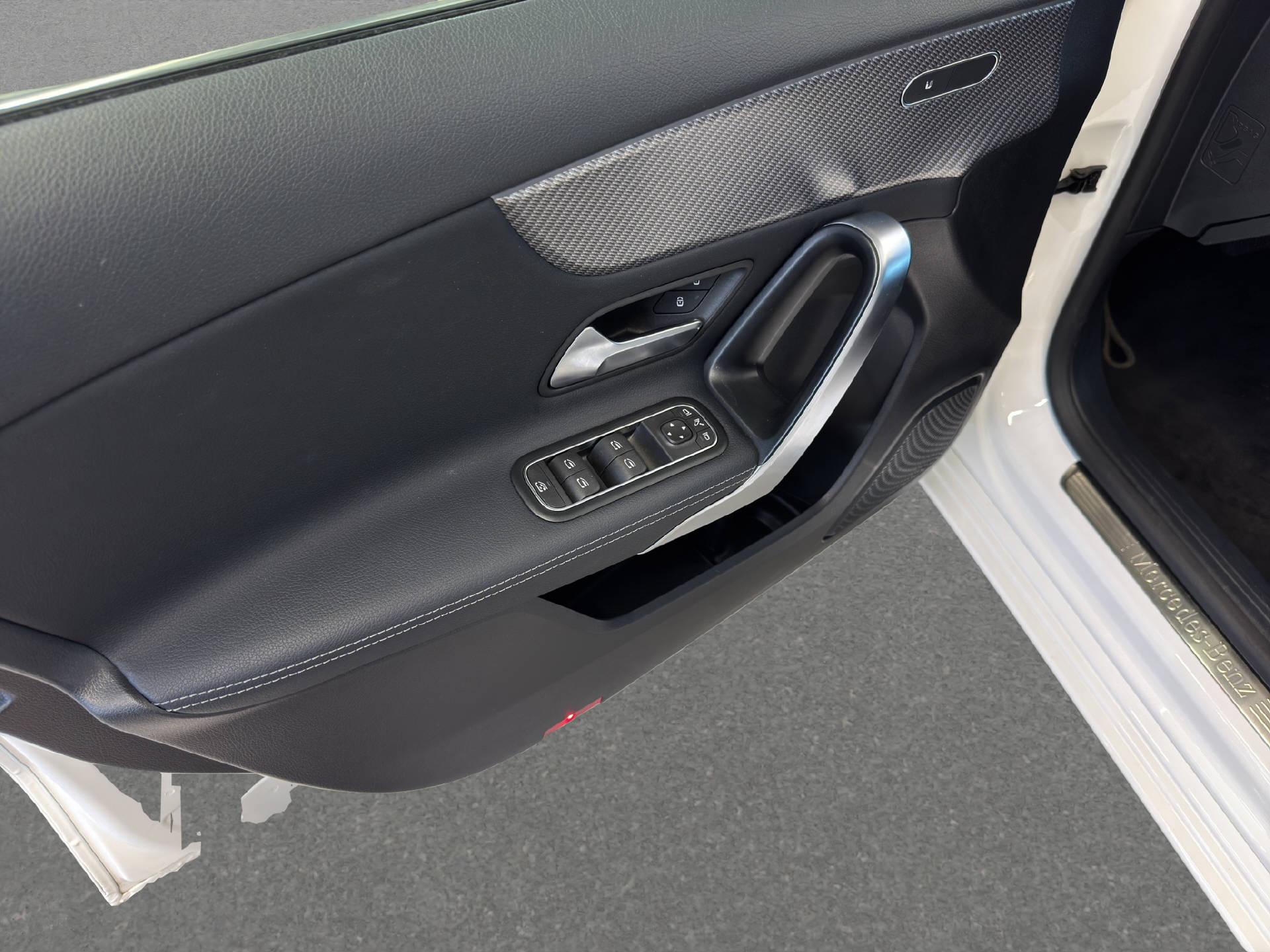 MERCEDES-BENZ A 180 Progressive-image-12