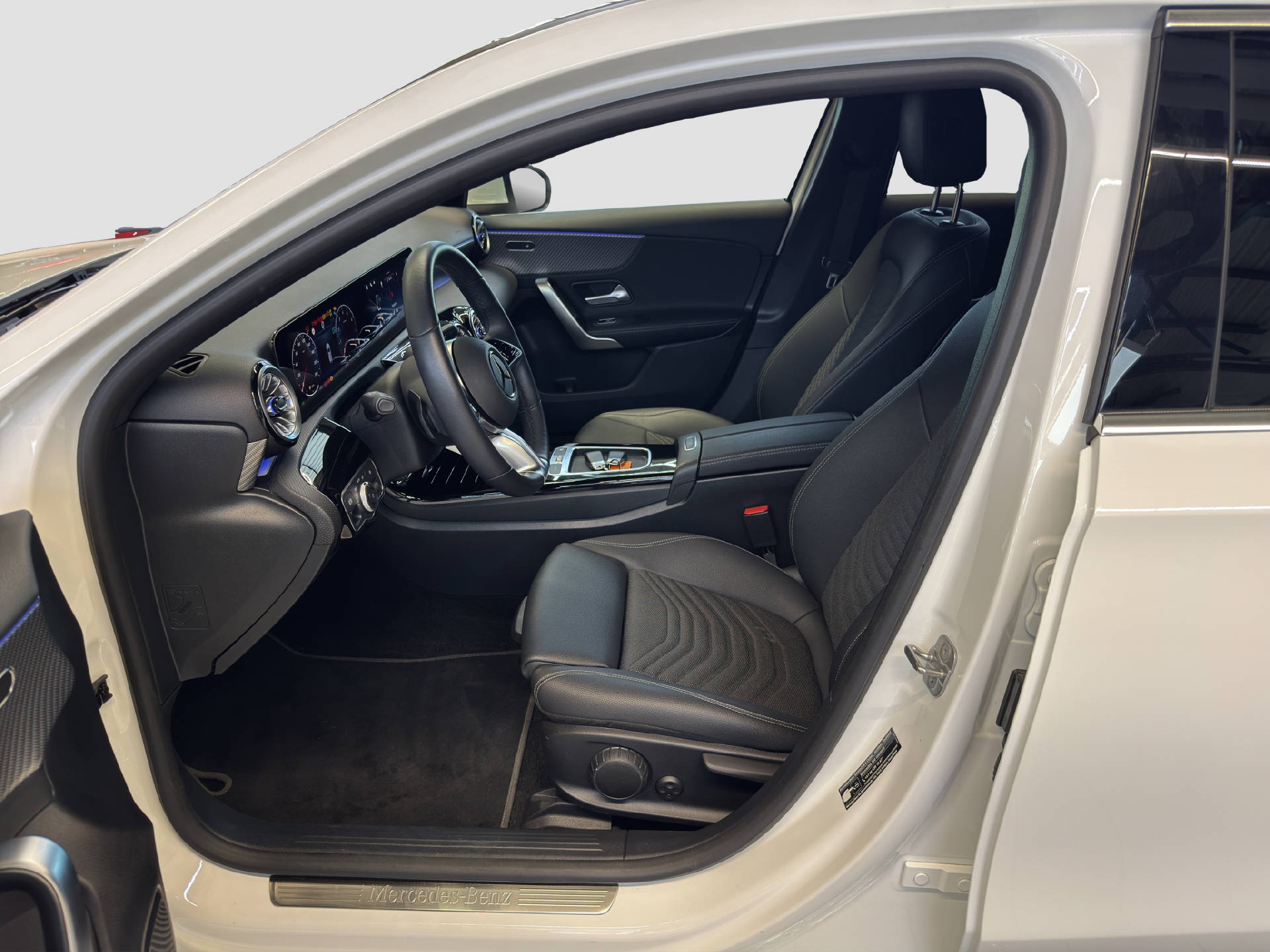 MERCEDES-BENZ A 180 Progressive-image-6