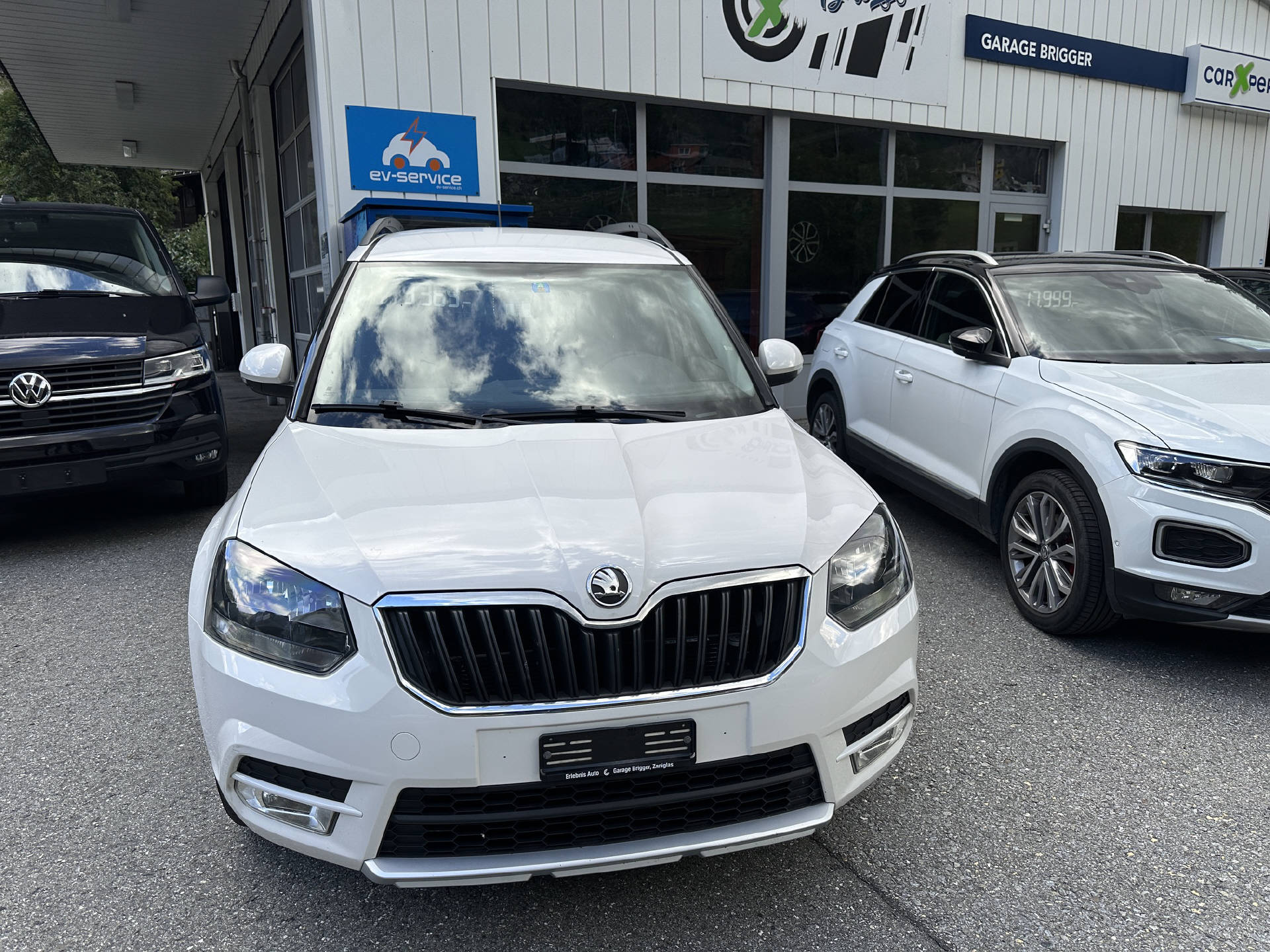 SKODA Yeti 2.0 TDI 110 Active 4x4-image-1