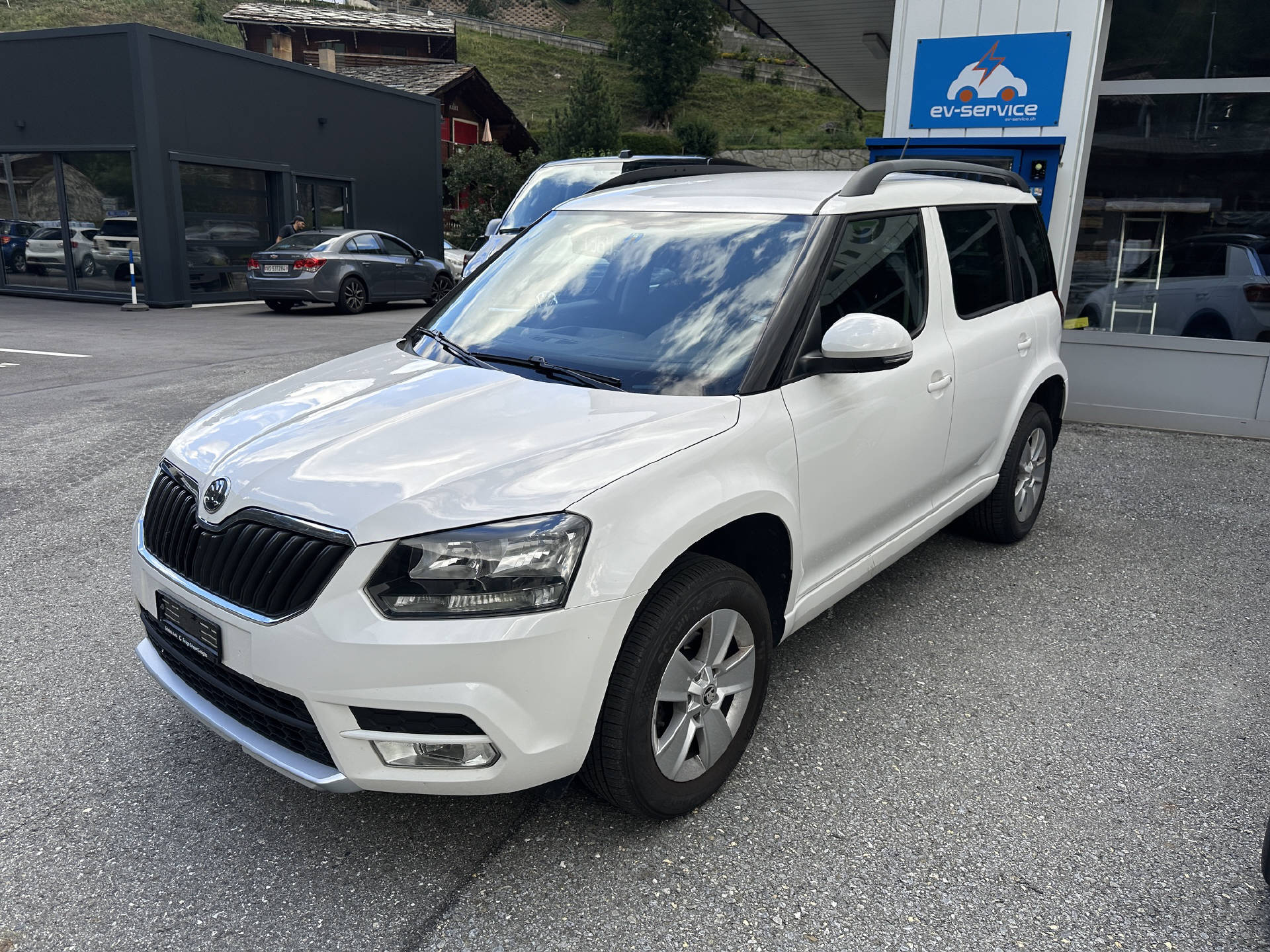 SKODA Yeti 2.0 TDI 110 Active 4x4-image-2