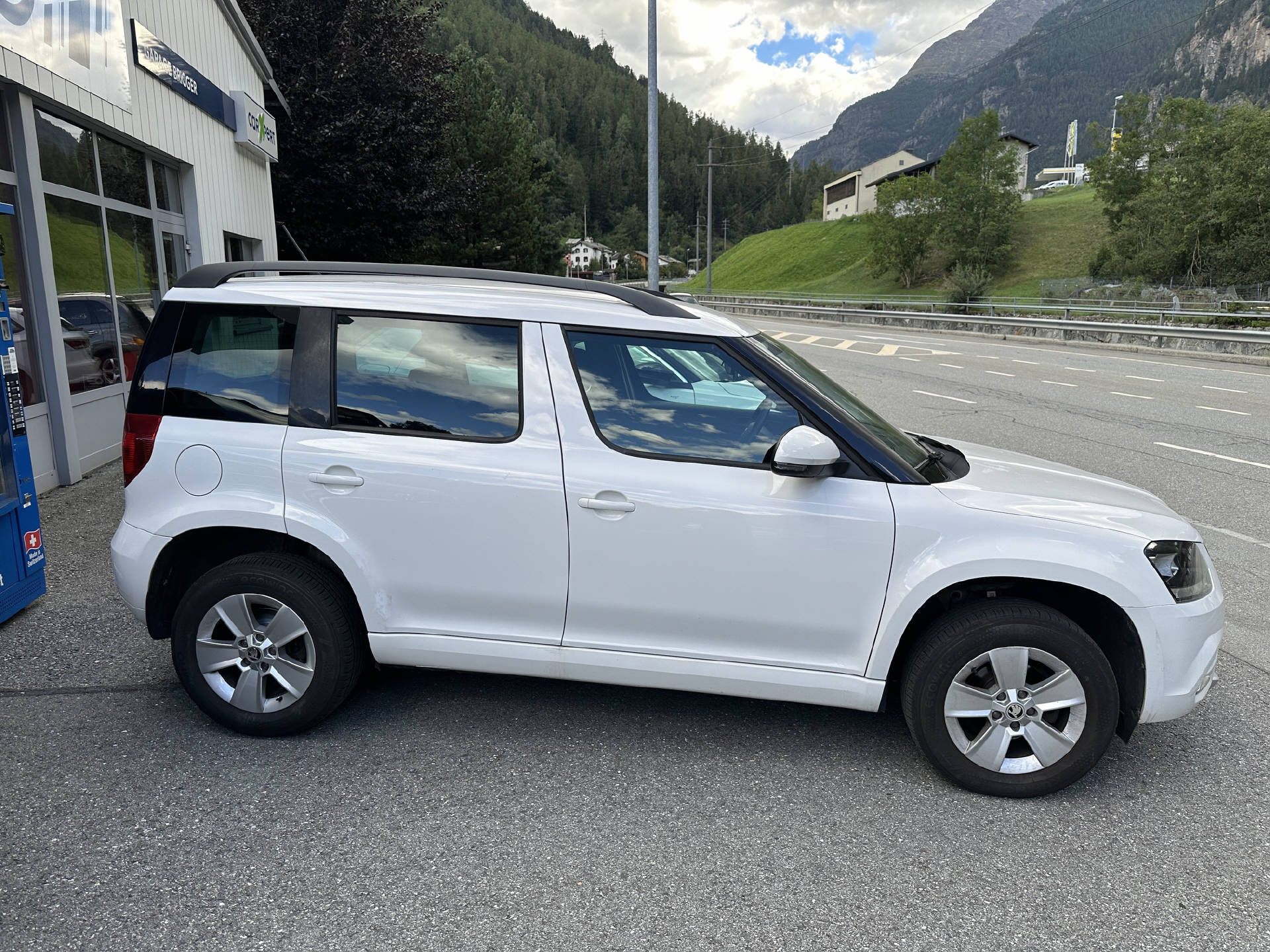 SKODA Yeti 2.0 TDI 110 Active 4x4-image-6