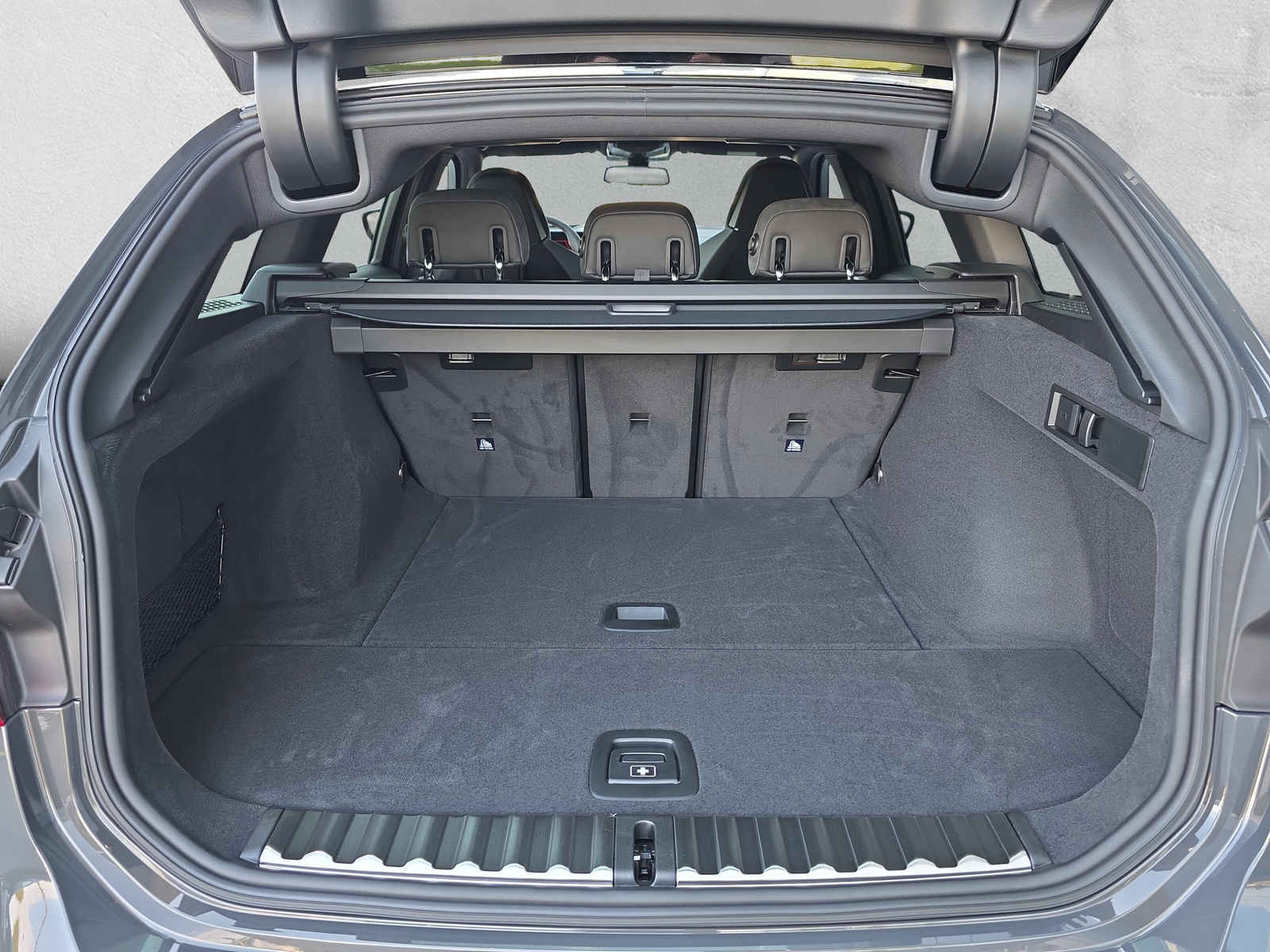 BMW M3 Touring xDrive Competition M-image-9