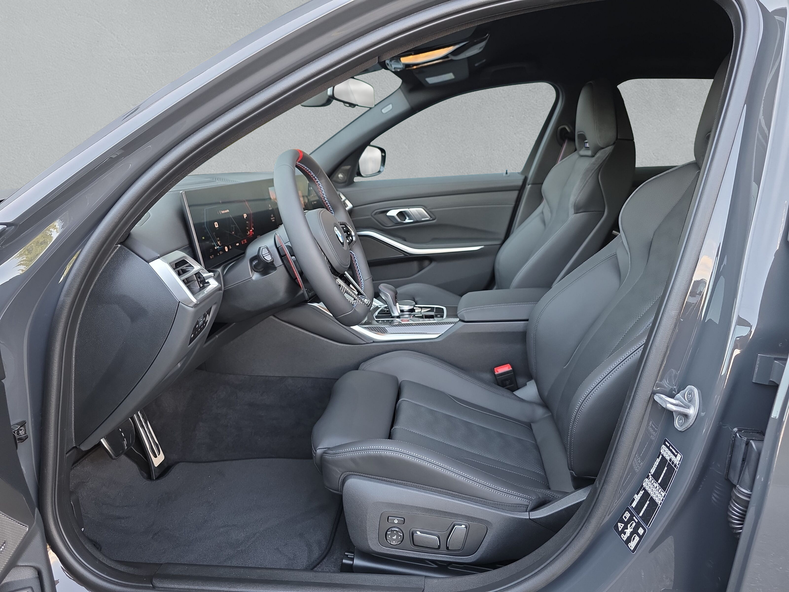 BMW M3 Touring xDrive Competition M-image-10