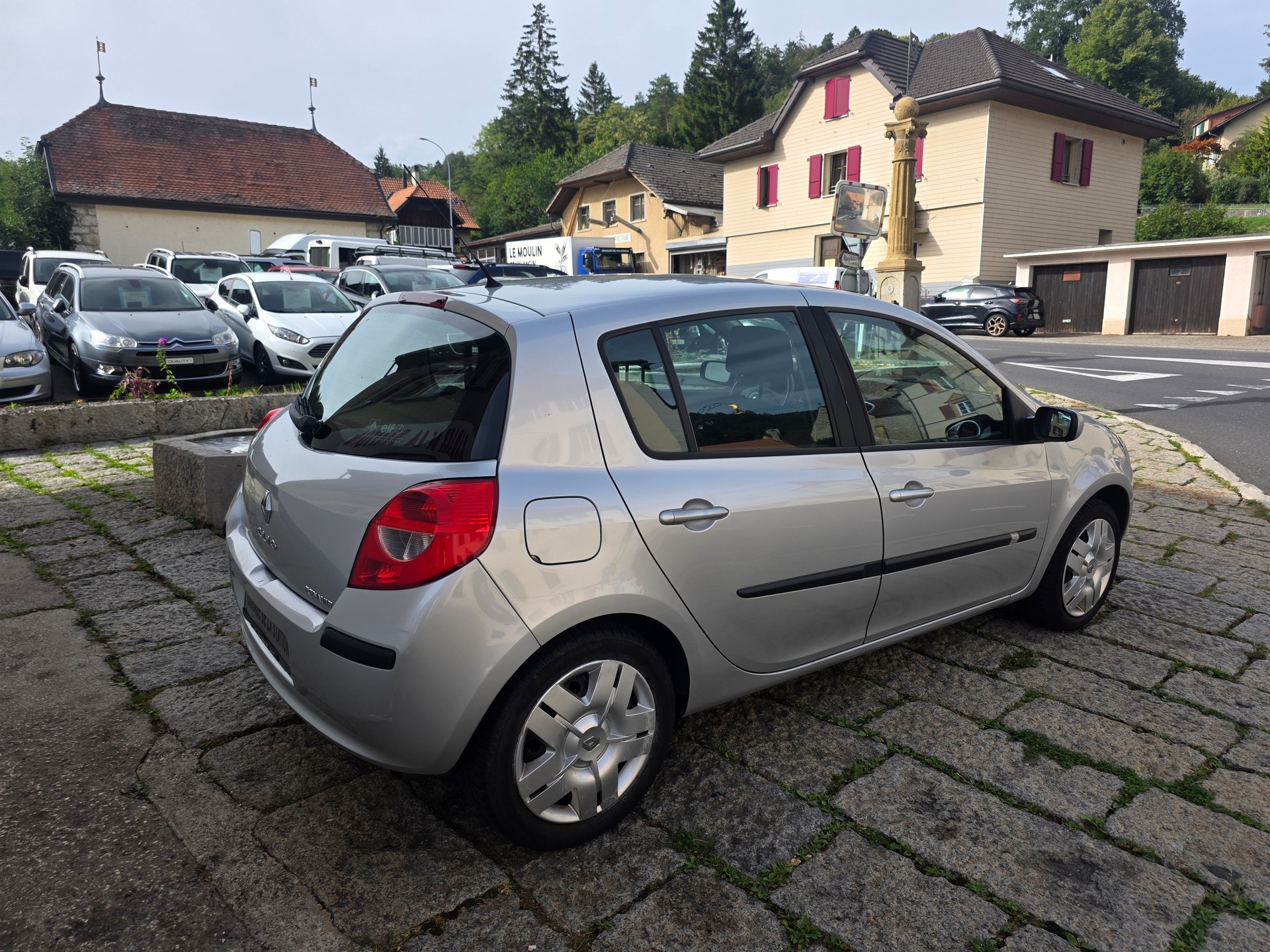 RENAULT Clio 1.4 16V Dynamique-image-3