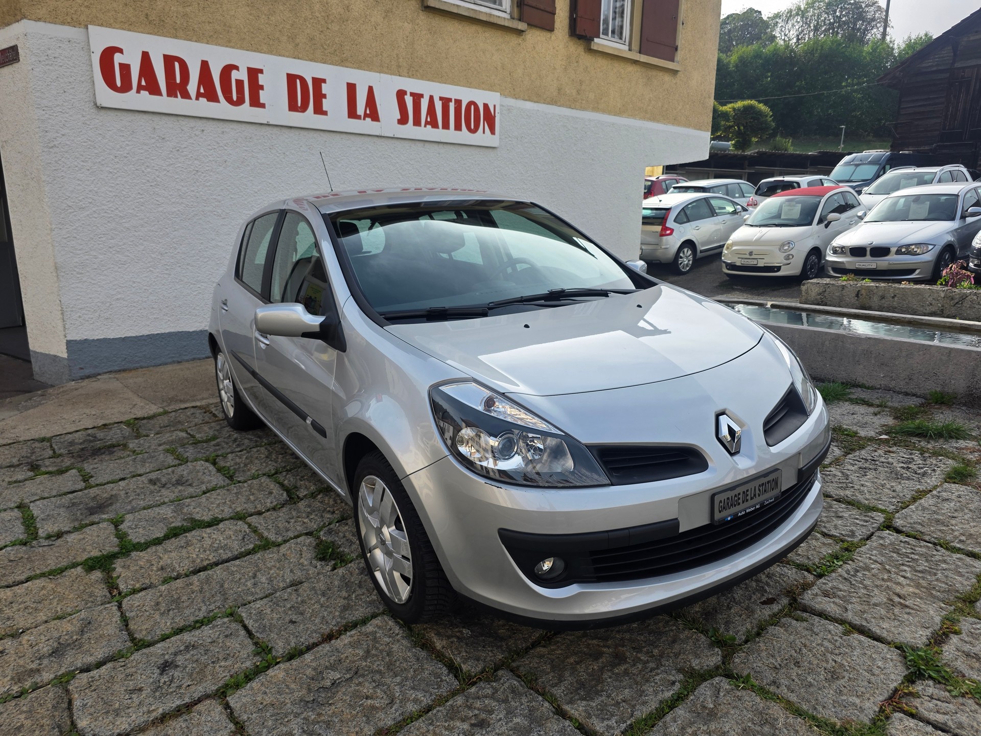 RENAULT Clio 1.4 16V Dynamique-image-2