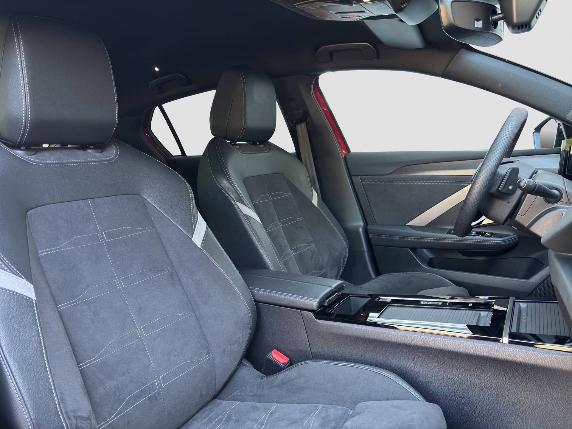 OPEL Astra 1.6 PHEV Turbo Swiss Plus A-image-13