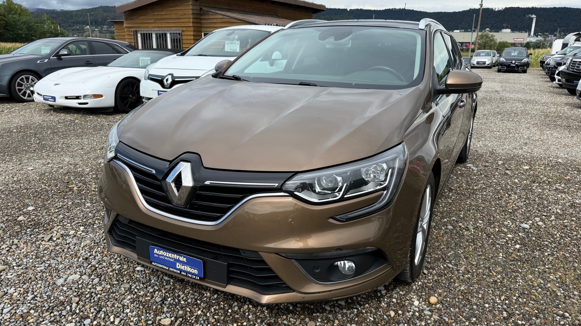 RENAULT Mégane Grandtour 1.2 16V Turbo Zen EDC-image-13