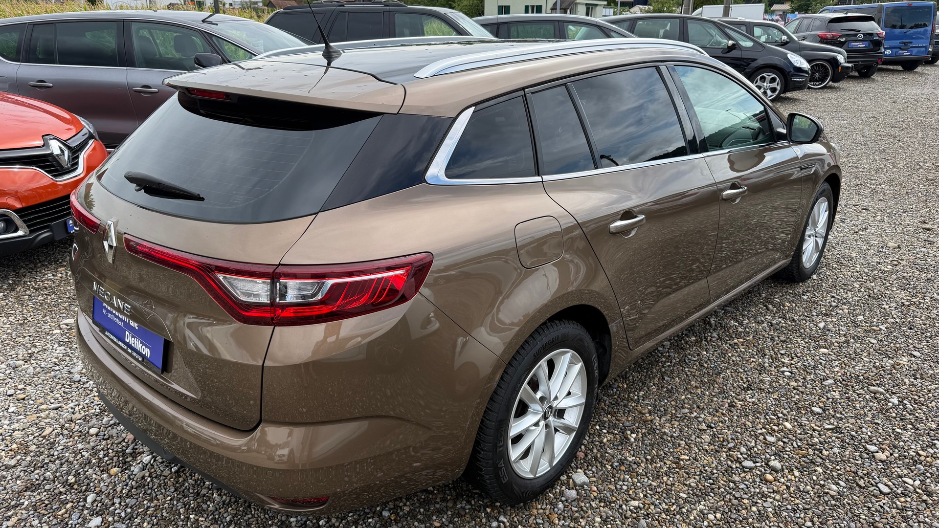 RENAULT Mégane Grandtour 1.2 16V Turbo Zen EDC-image-8