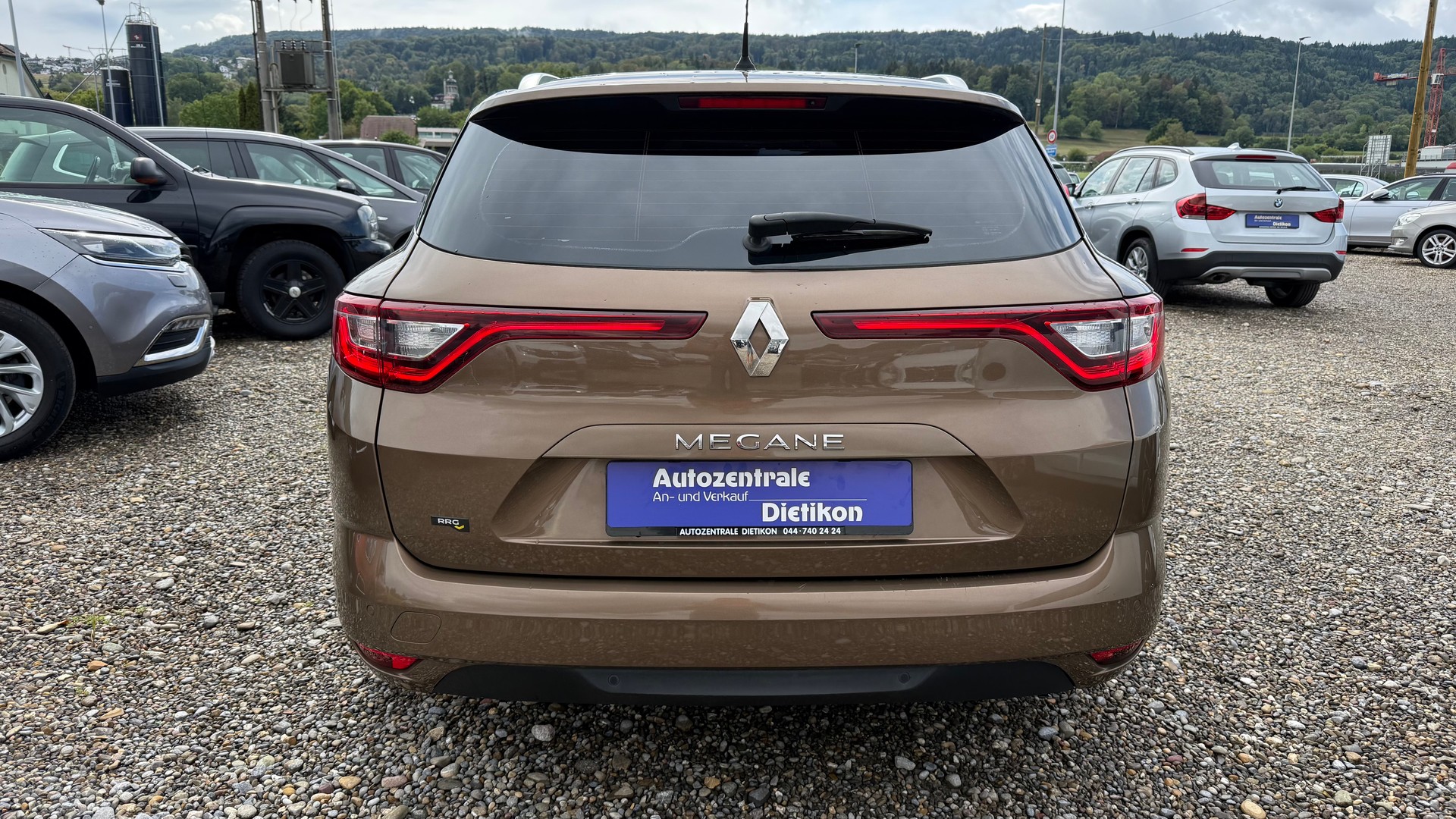 RENAULT Mégane Grandtour 1.2 16V Turbo Zen EDC-image-17