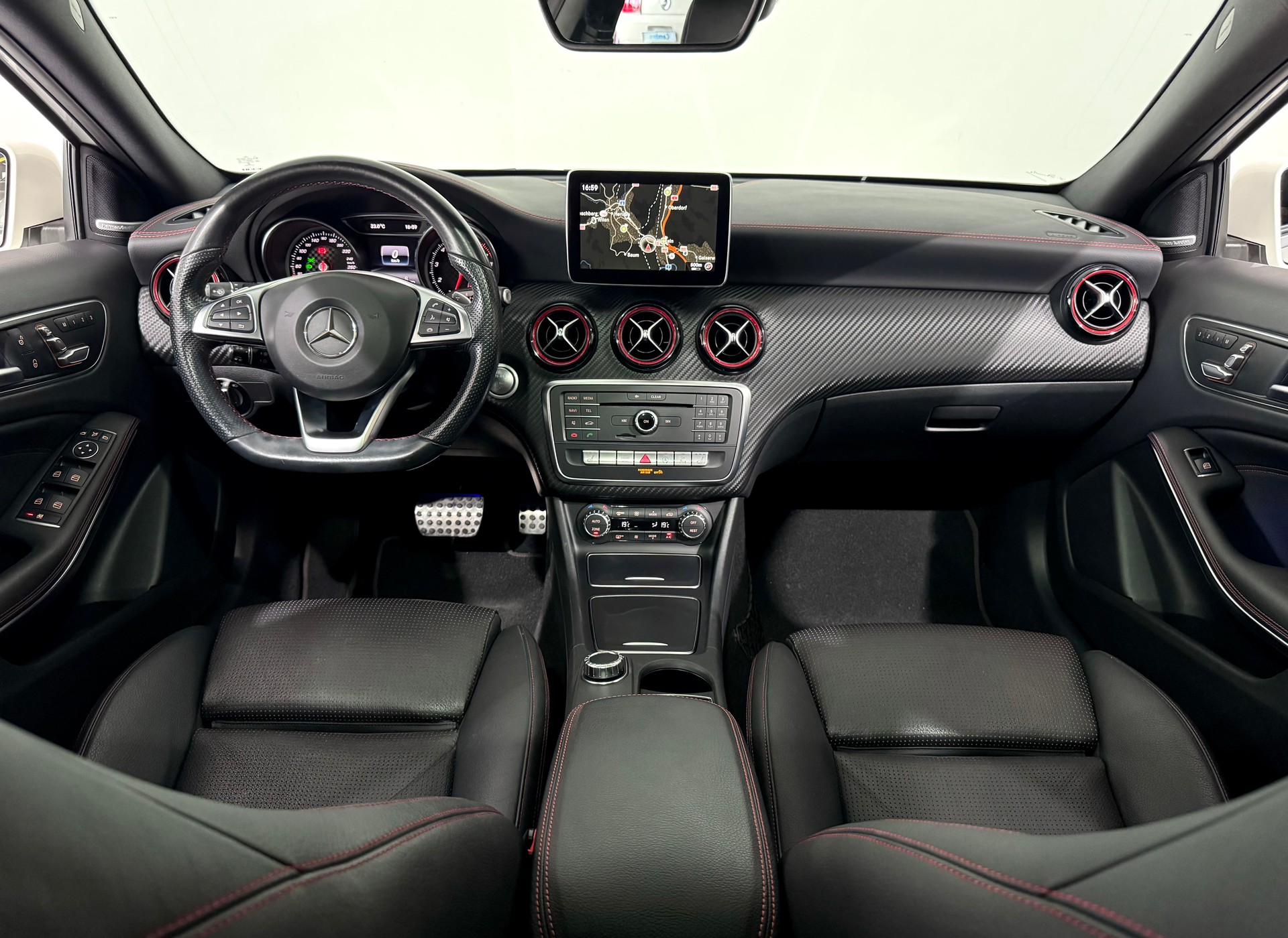 MERCEDES-BENZ A 250 Sport 4Matic 7G-DCT **Vollausstattung**-image-8