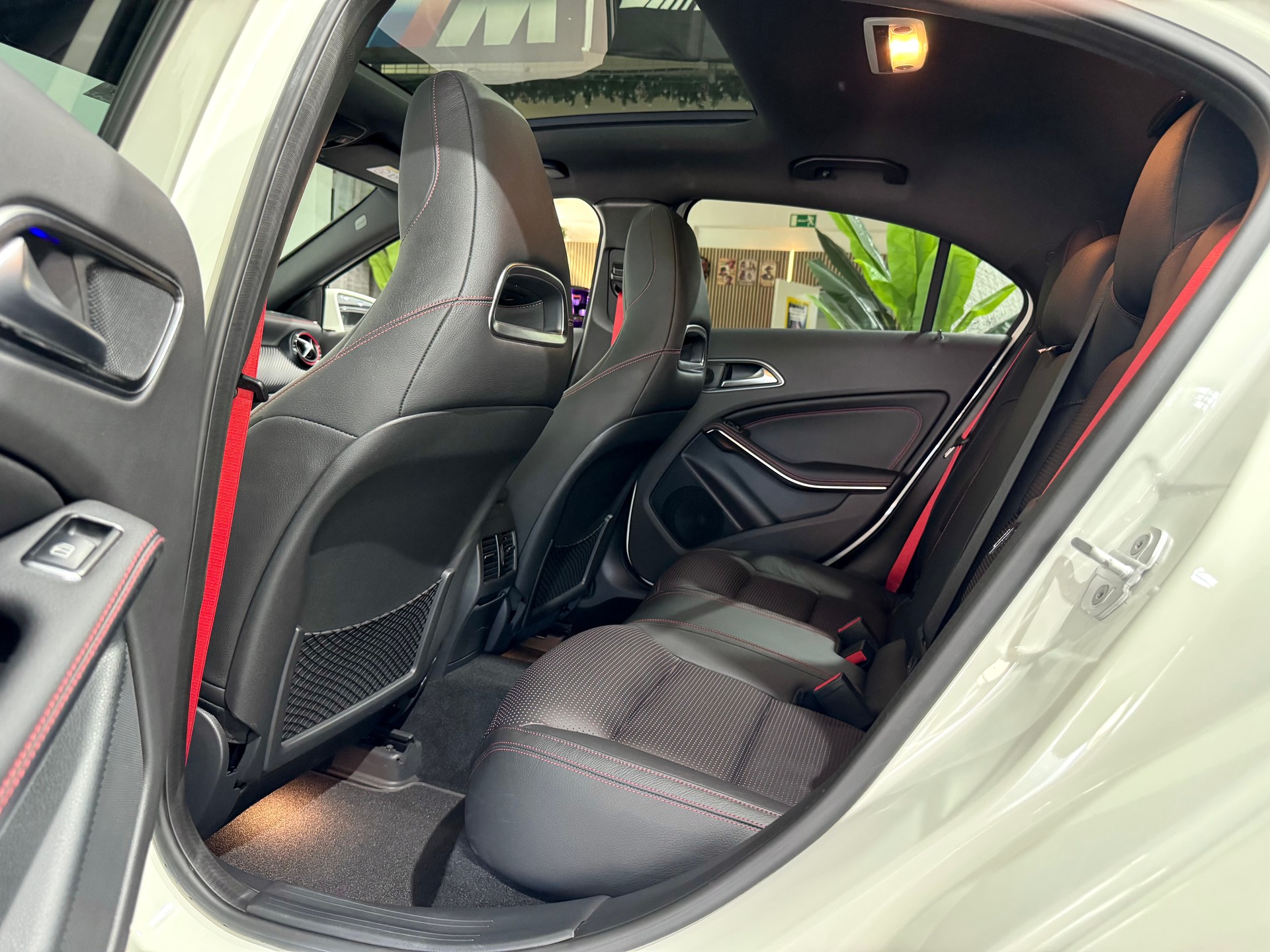 MERCEDES-BENZ A 250 Sport 4Matic 7G-DCT **Vollausstattung**-image-7