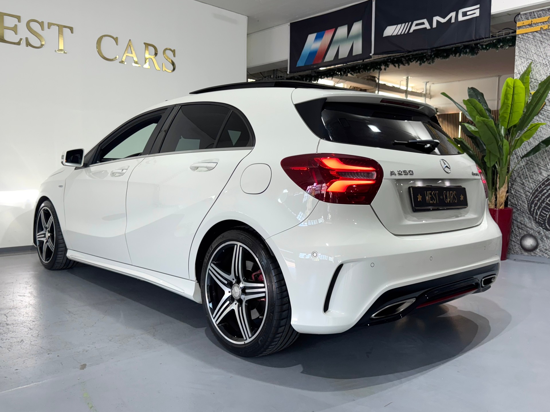 MERCEDES-BENZ A 250 Sport 4Matic 7G-DCT **Vollausstattung**-image-4