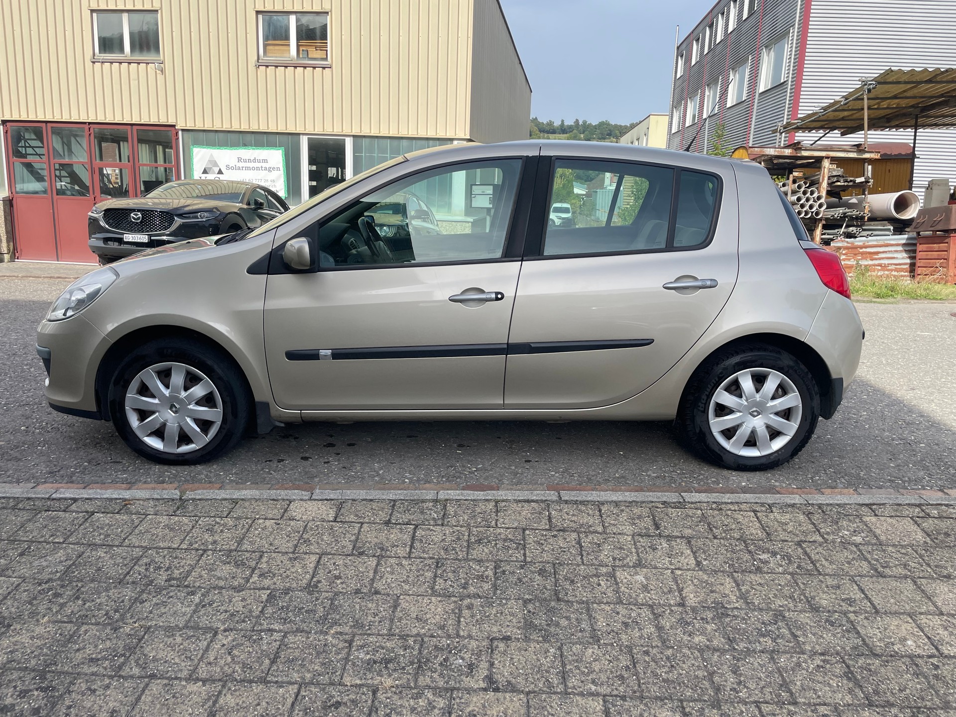RENAULT Clio 1.6 16V Dynamique-image-3