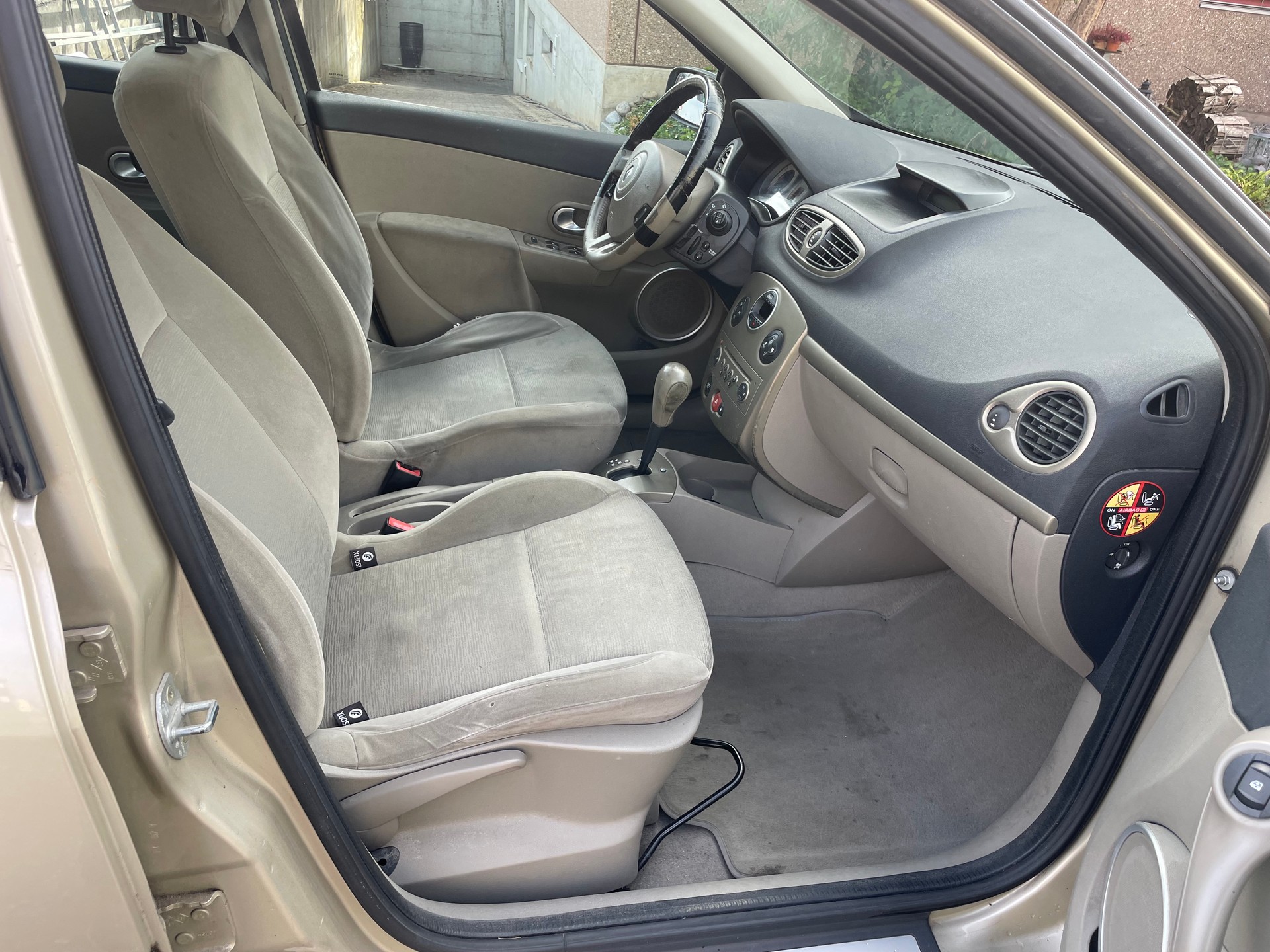 RENAULT Clio 1.6 16V Dynamique-image-11