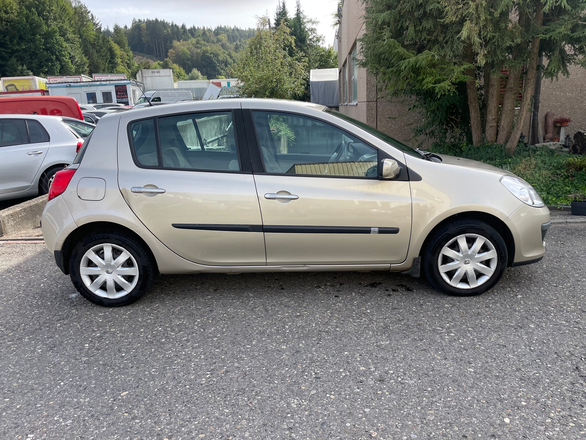 RENAULT Clio 1.6 16V Dynamique-image-4