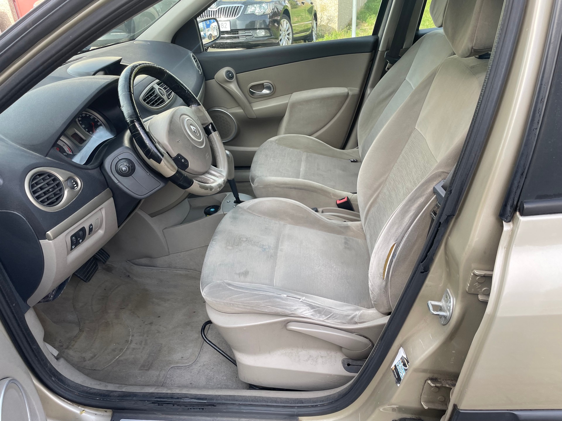 RENAULT Clio 1.6 16V Dynamique-image-10