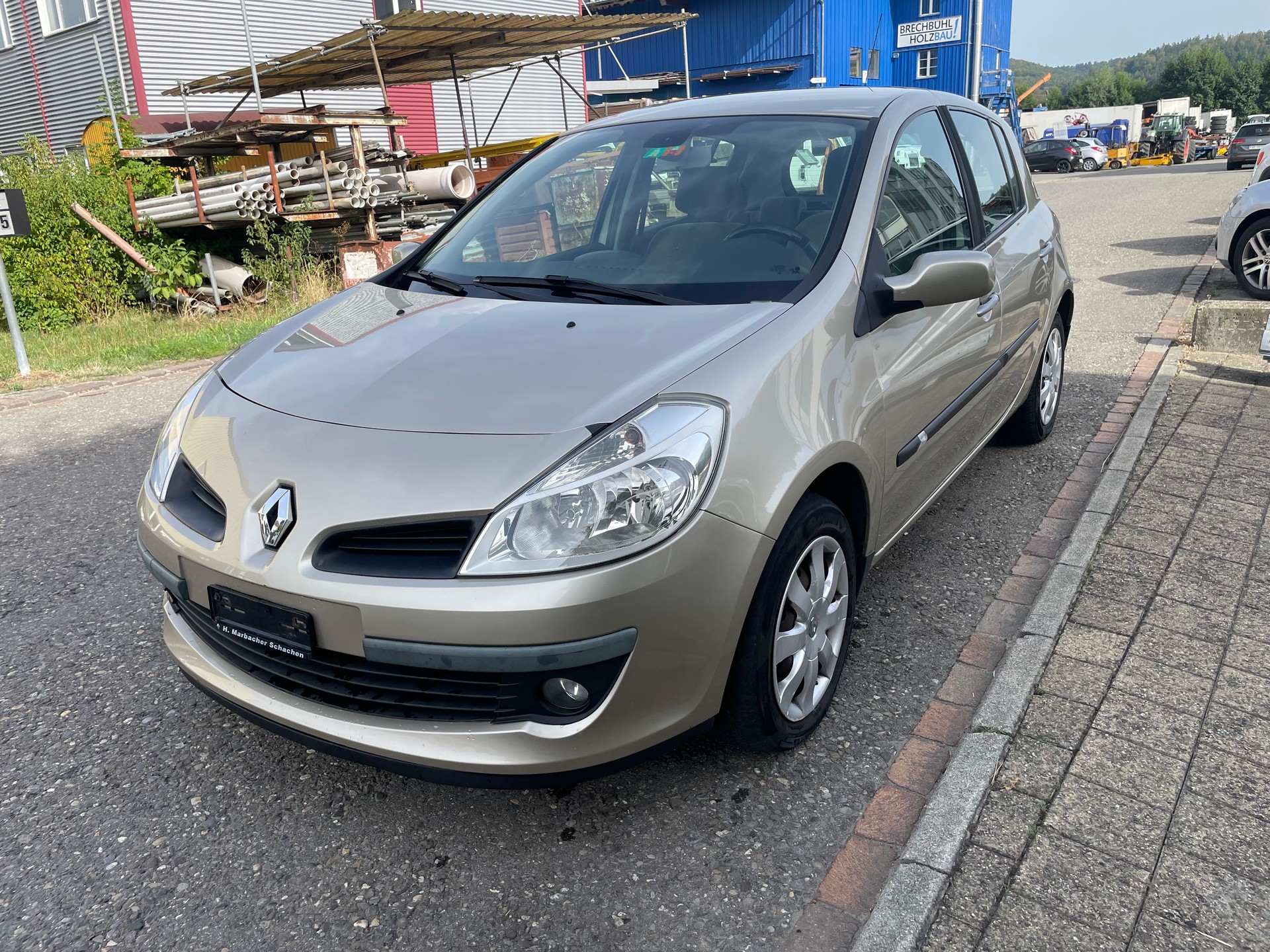 RENAULT Clio 1.6 16V Dynamique-image-2