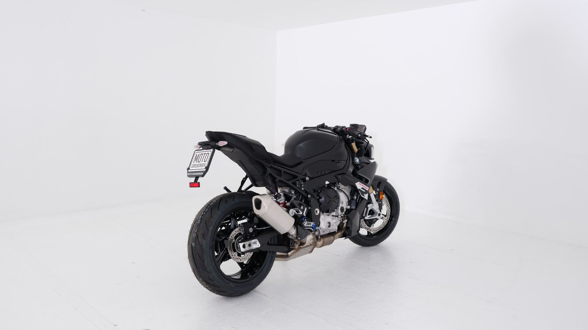 BMW S 1000 R-showroom-element-2