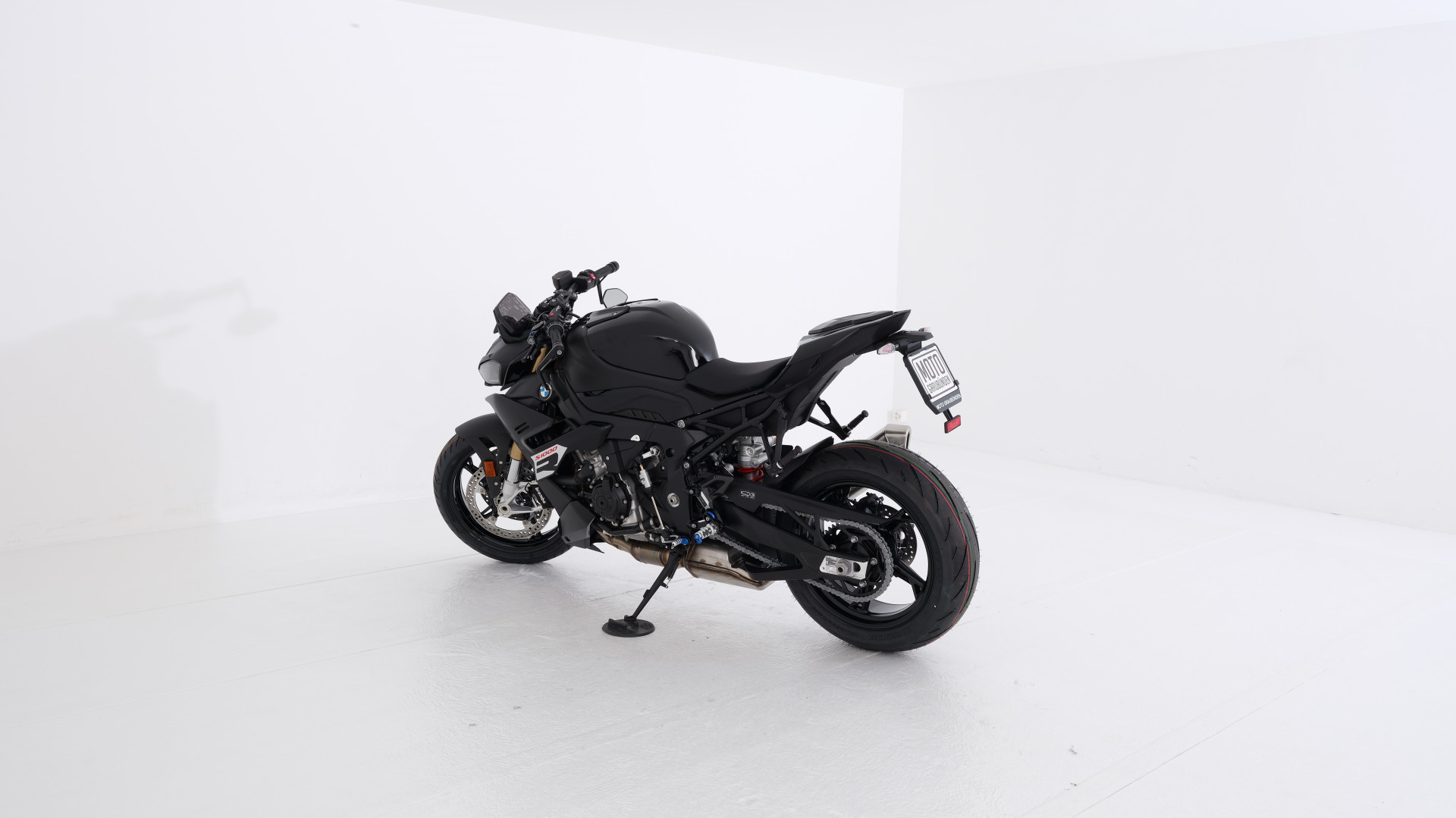 BMW S 1000 R-showroom-element-3