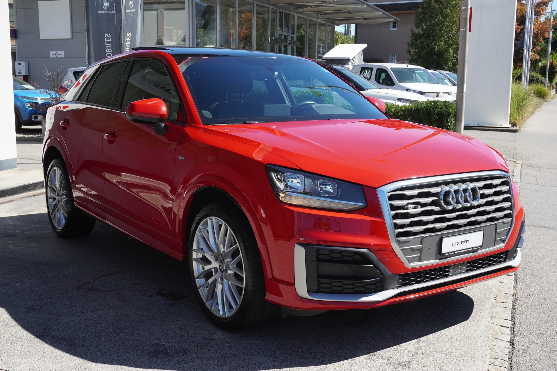 AUDI Q2 2.0 TFSI sport quattro S-tronic-image-2