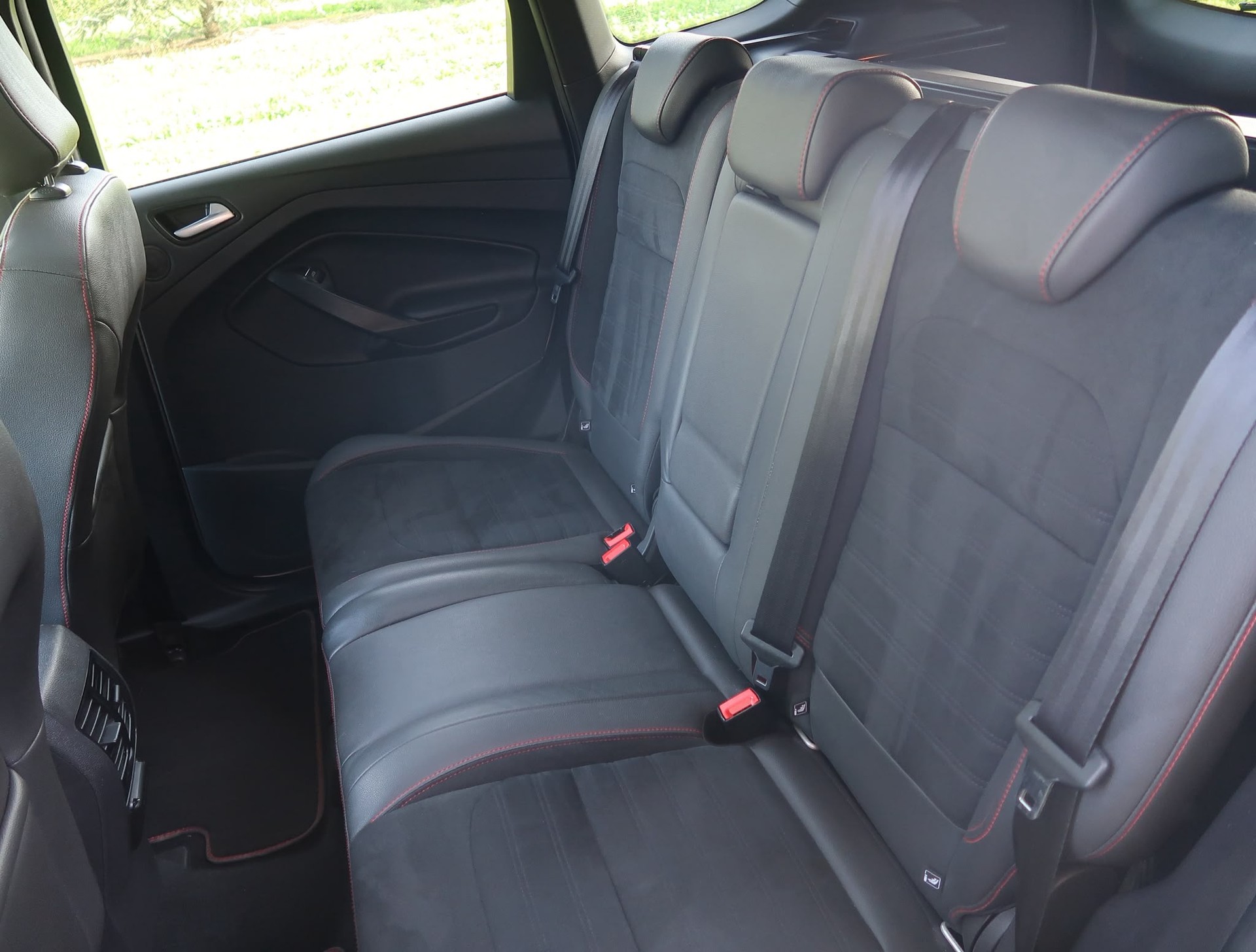 FORD Kuga 2.0 TDCi ST Line FPS 4WD PowerShift-image-23