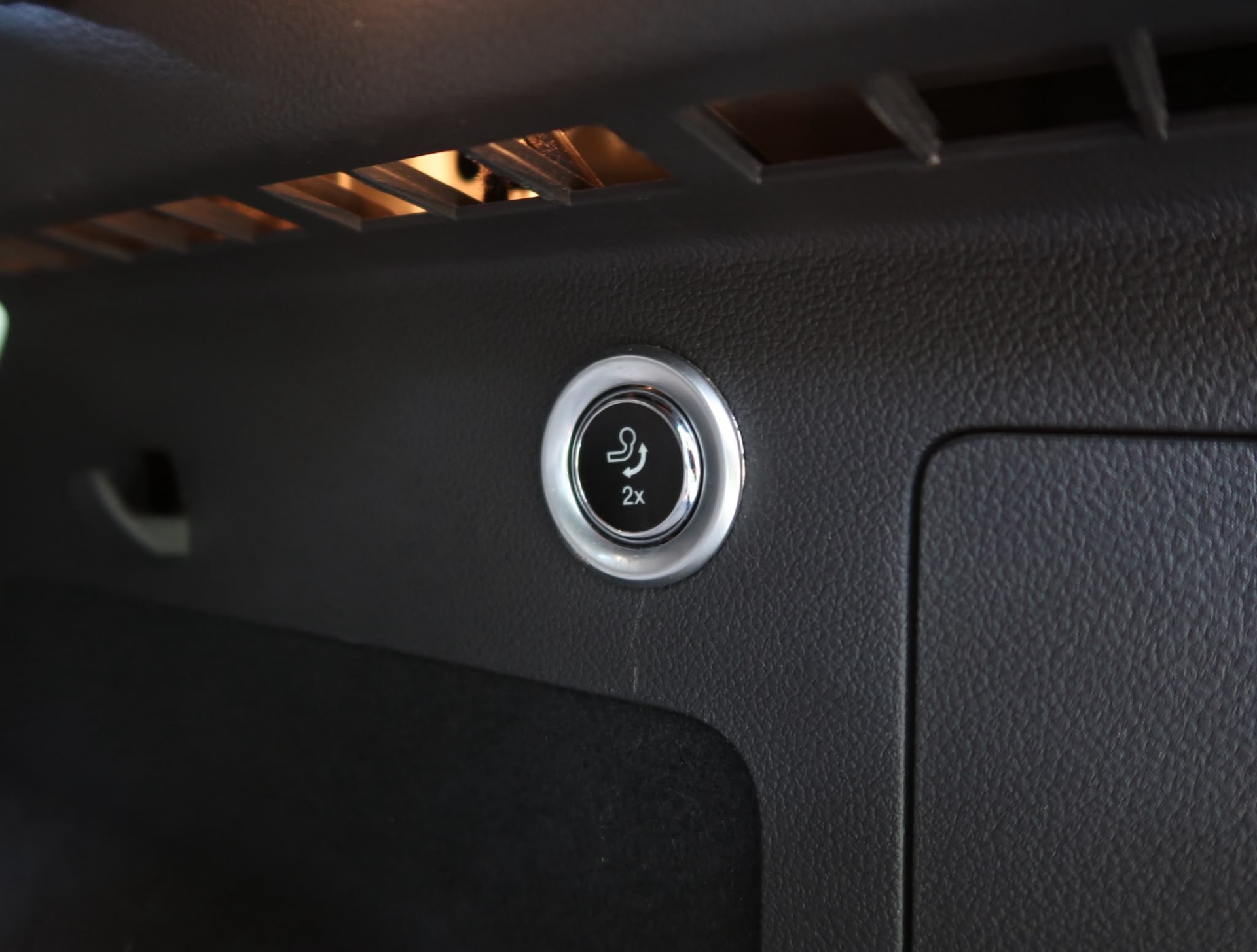 FORD Kuga 2.0 TDCi ST Line FPS 4WD PowerShift-image-28