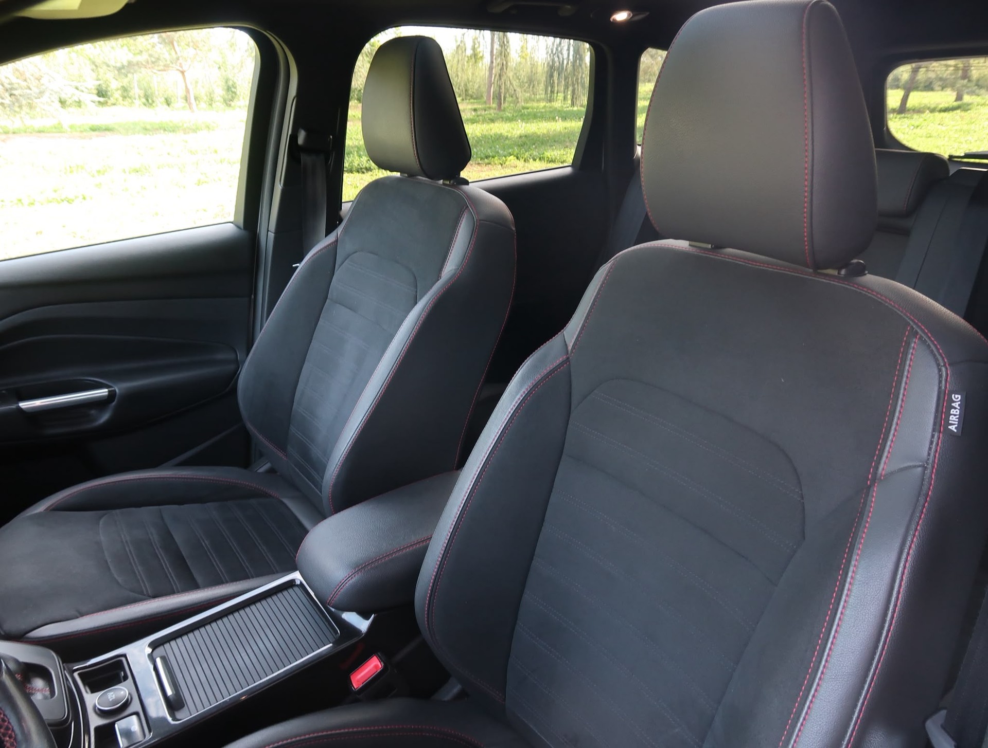 FORD Kuga 2.0 TDCi ST Line FPS 4WD PowerShift-image-15