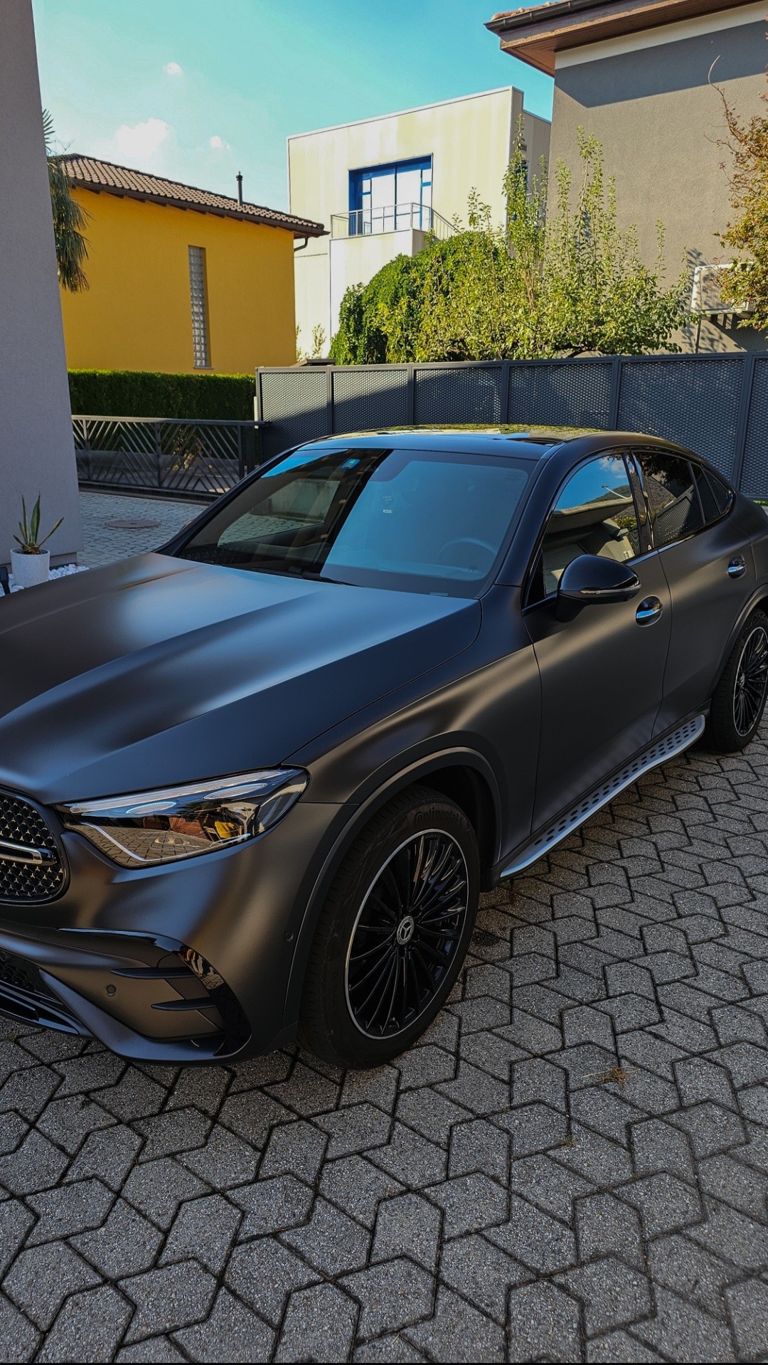 MERCEDES-BENZ GLC 220-image-1