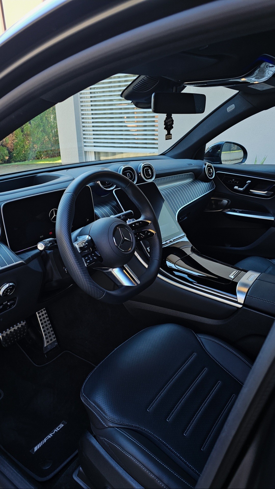 MERCEDES-BENZ GLC 220-image-3