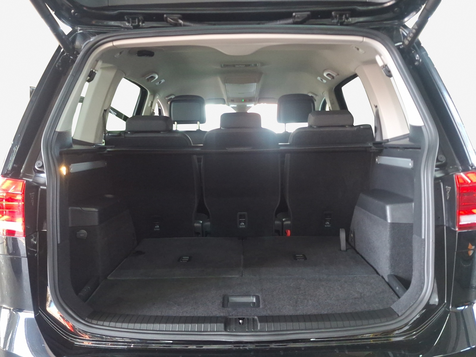 VW Touran 1.5 TSI EVO Highline DSG-image-12