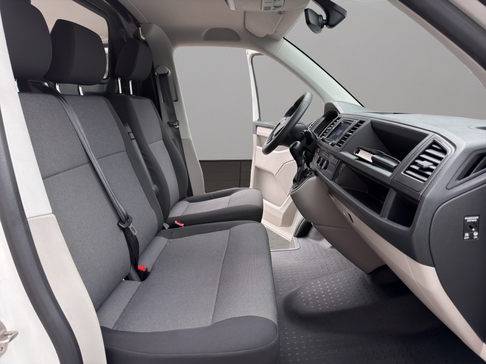 VW T6.1 2.0 TDI DSG-image-16