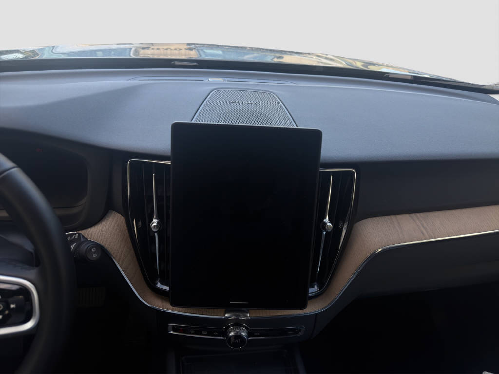 VOLVO XC60 2.0 T8 TE Plus Dark eAWD-image-8