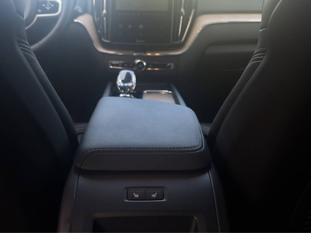 VOLVO XC60 2.0 T8 TE Plus Dark eAWD-image-11