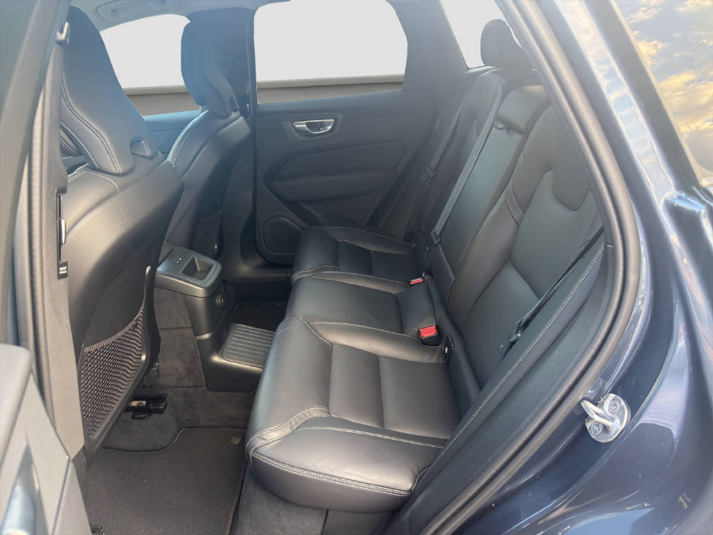 VOLVO XC60 2.0 T8 TE Plus Dark eAWD-image-10