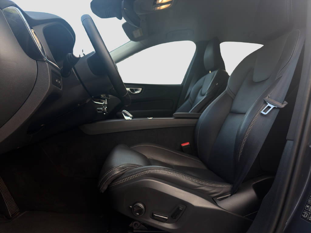 VOLVO XC60 2.0 T8 TE Plus Dark eAWD-image-6
