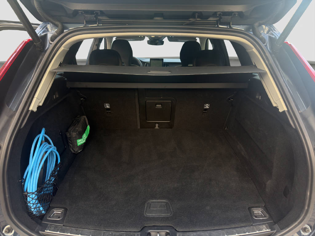 VOLVO XC60 2.0 T8 TE Plus Dark eAWD-image-13