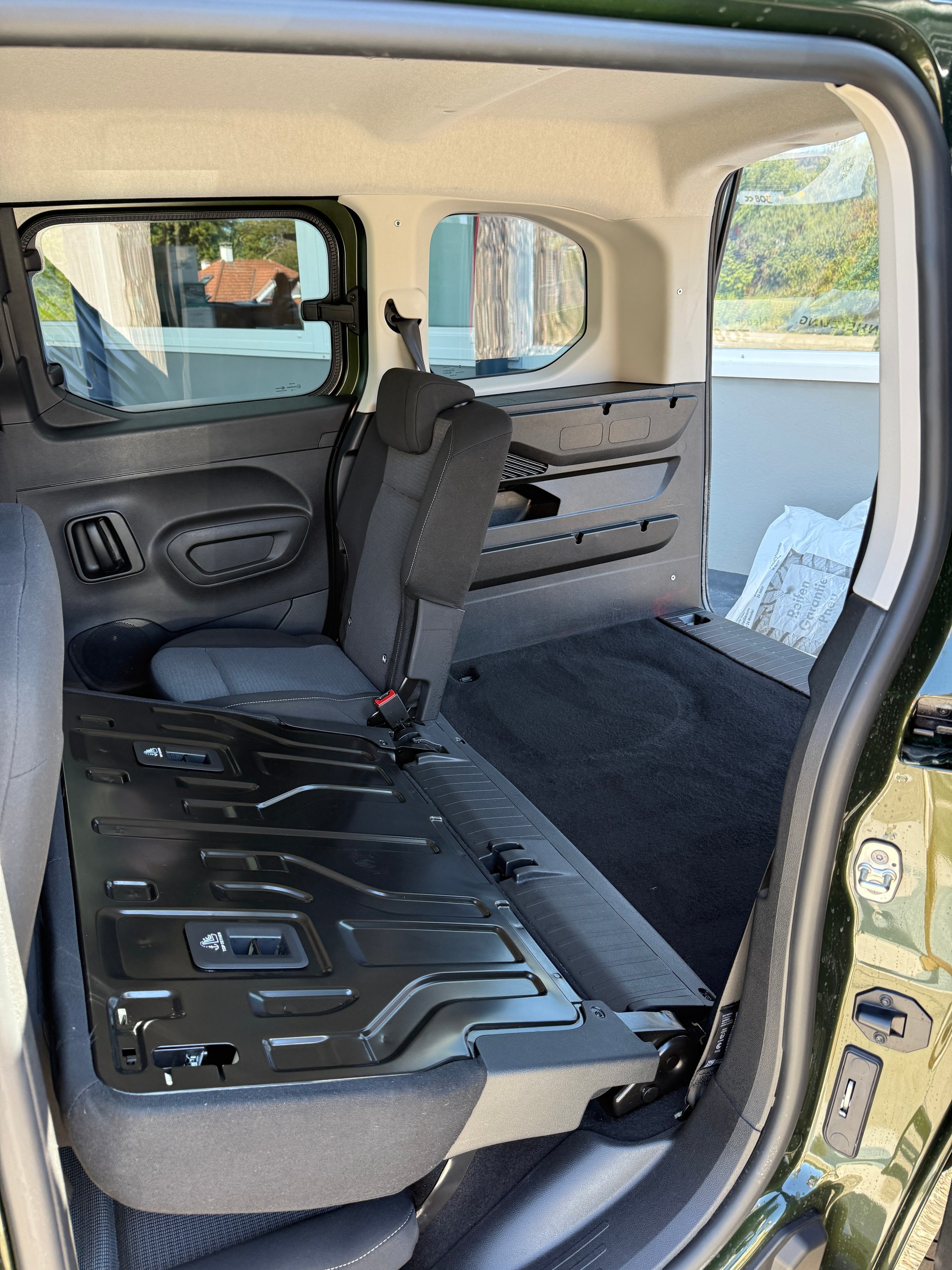 TOYOTA Proace City Verso 1.5 Comfort Medium-image-6