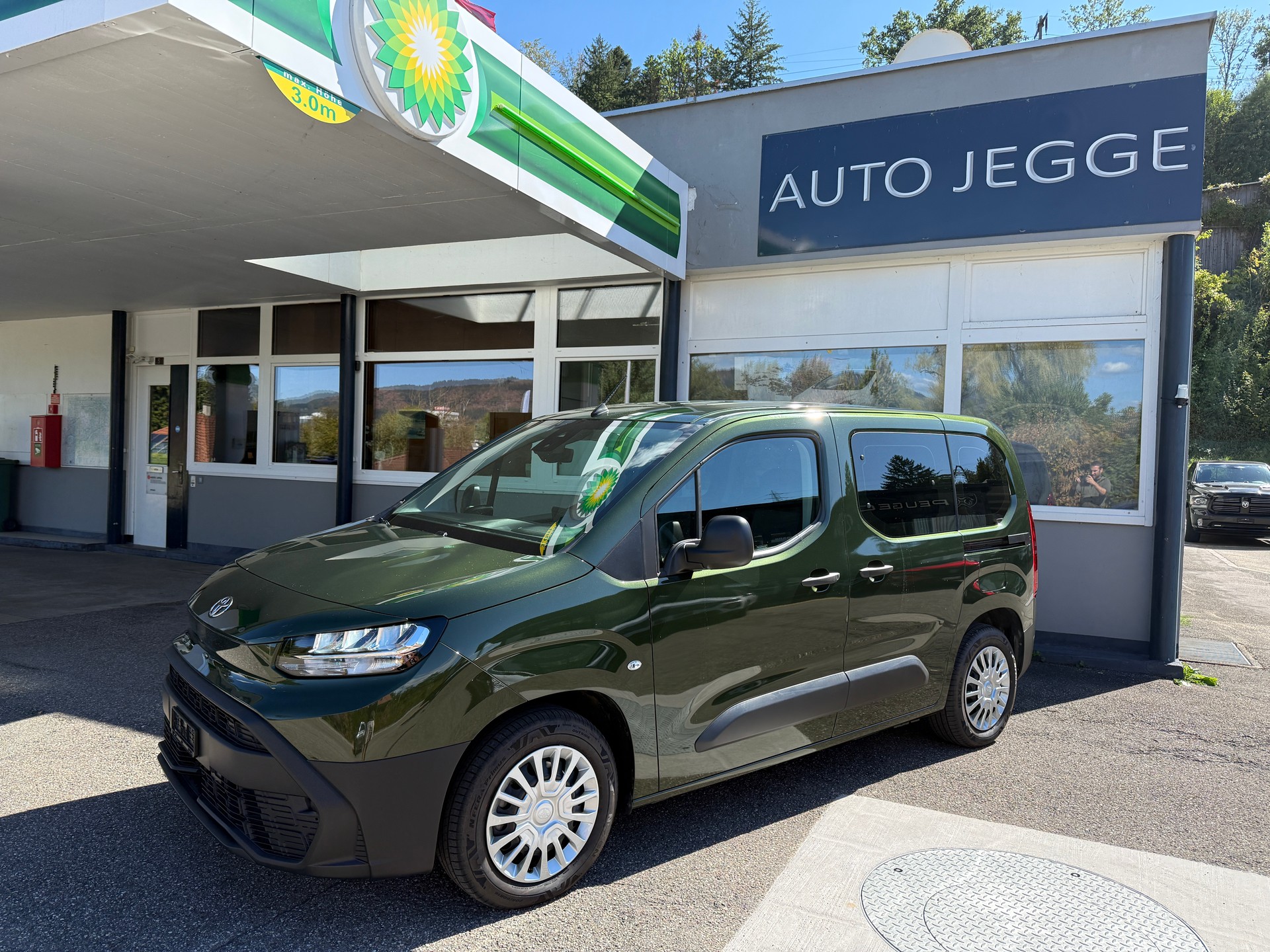TOYOTA Proace City Verso 1.5 Comfort Medium-image-1
